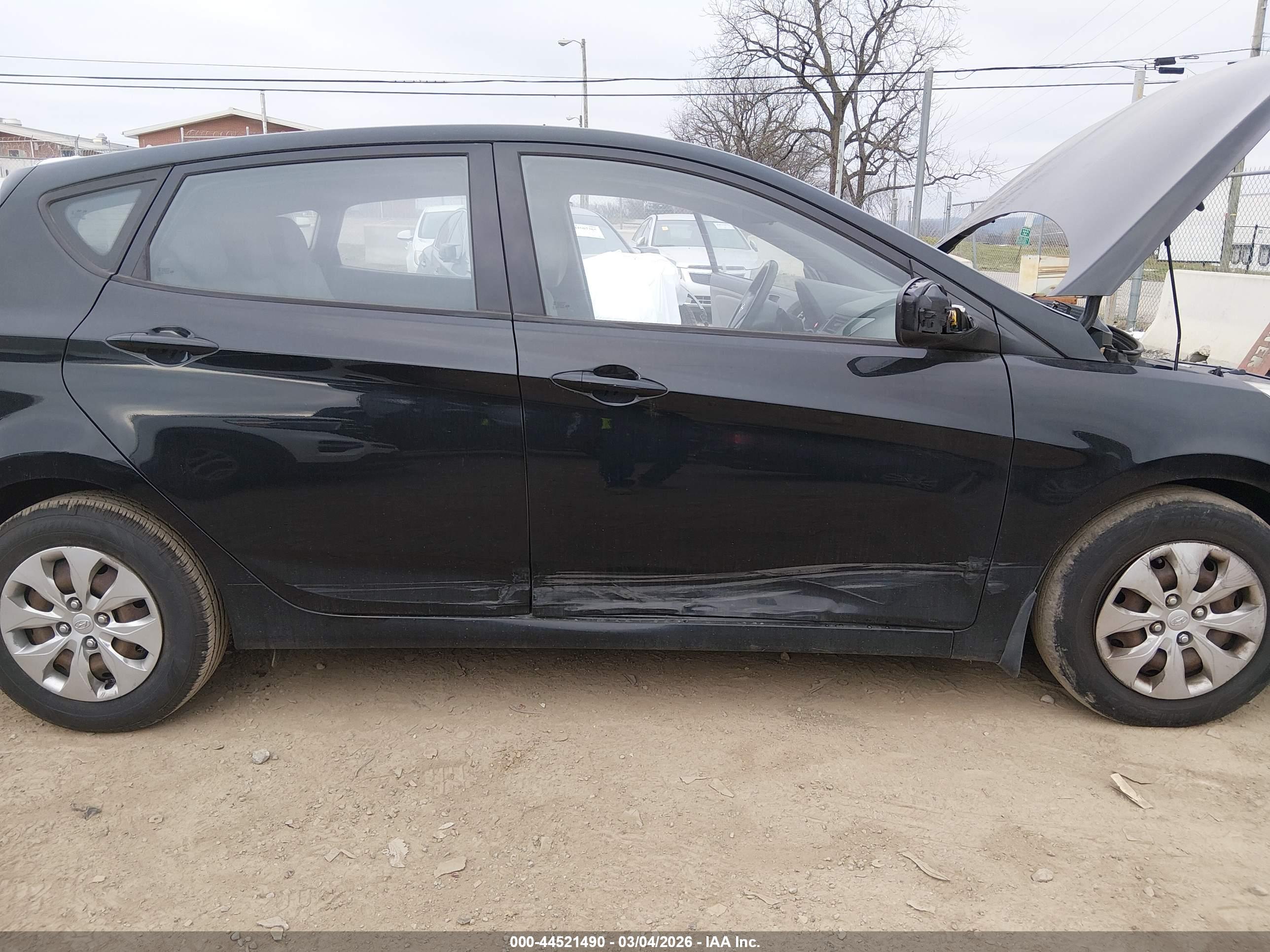 HYUNDAI ACCENT image 6