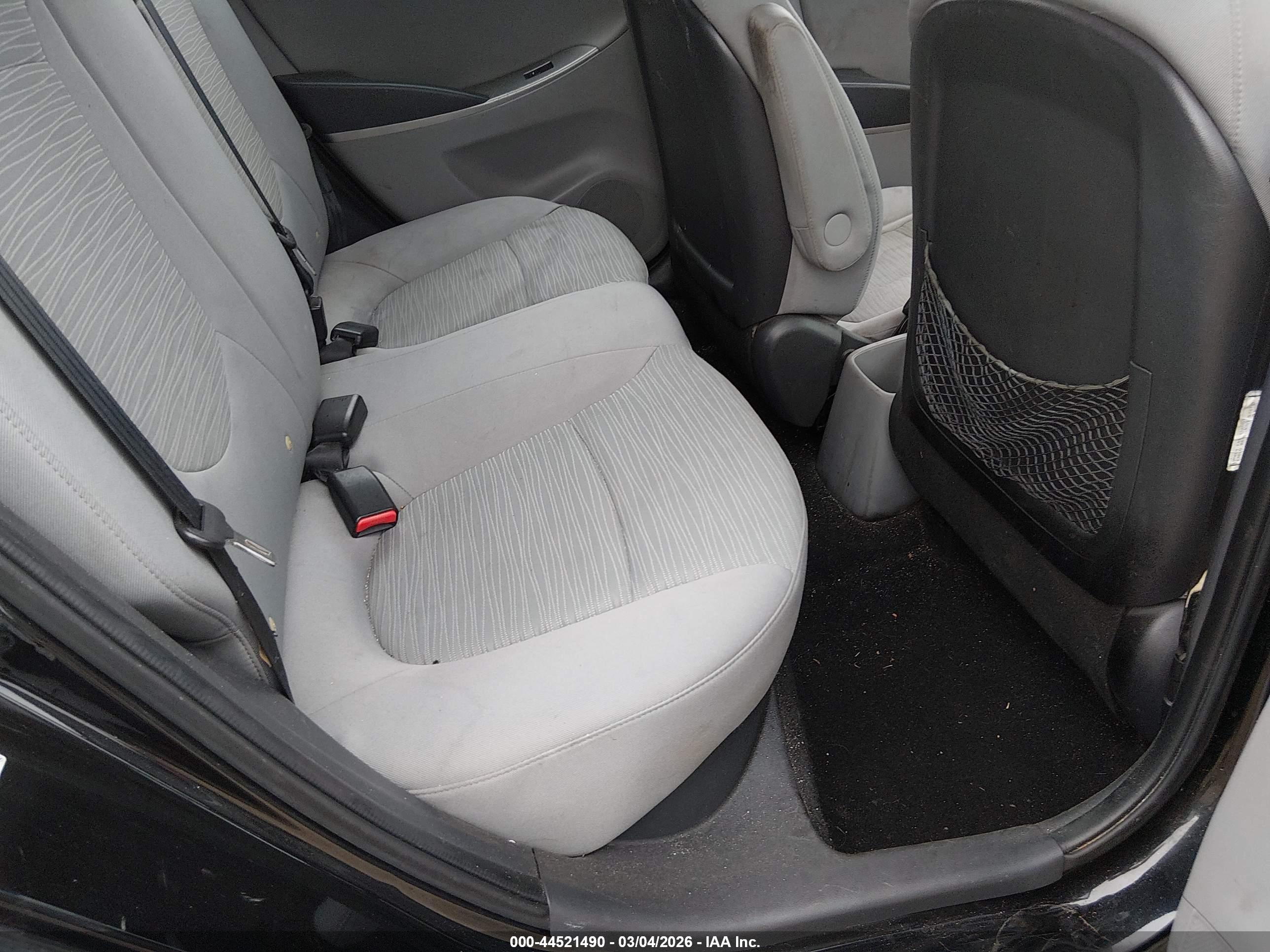 HYUNDAI ACCENT image 8