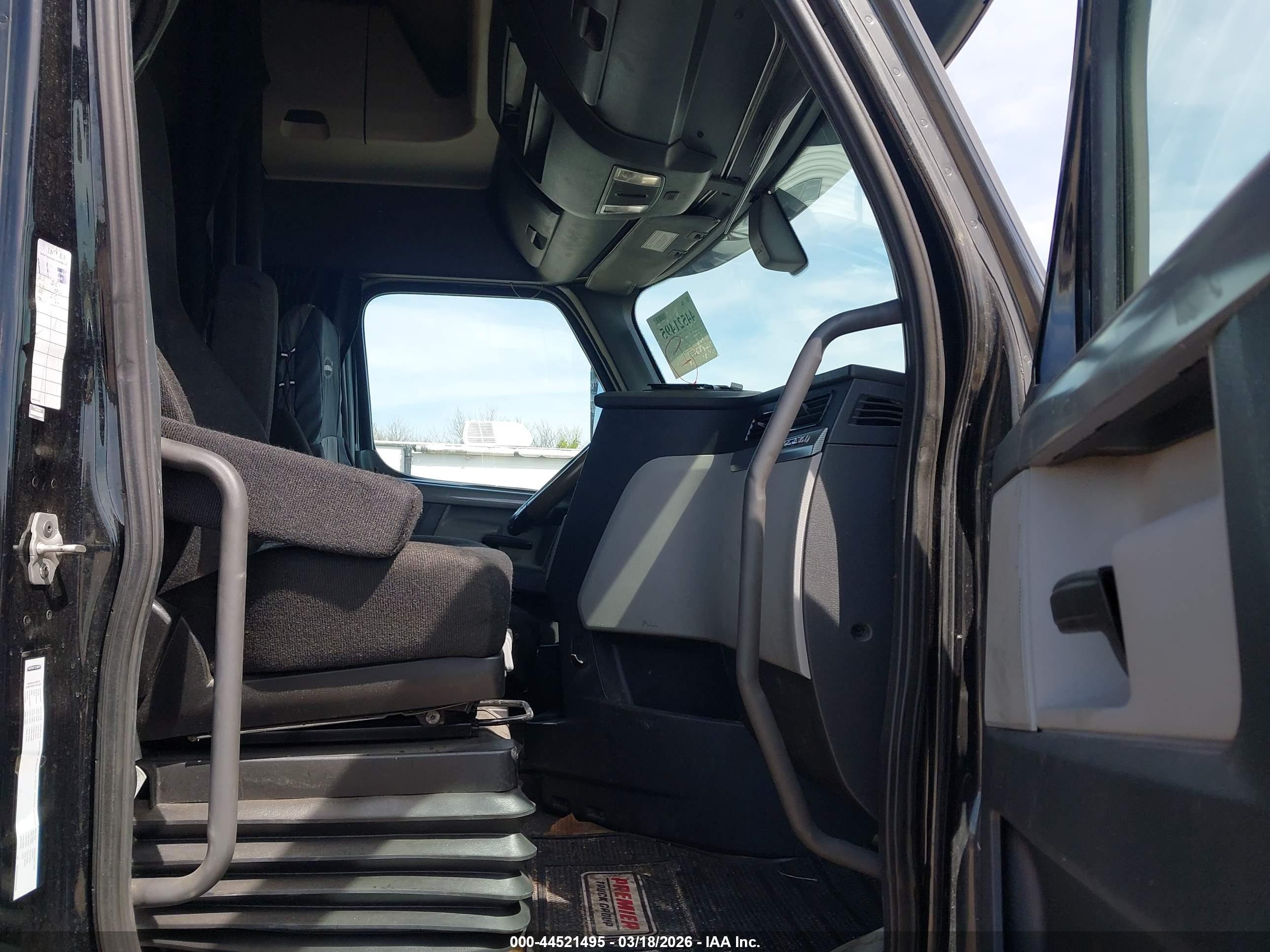 FREIGHTLINER NEW image 8