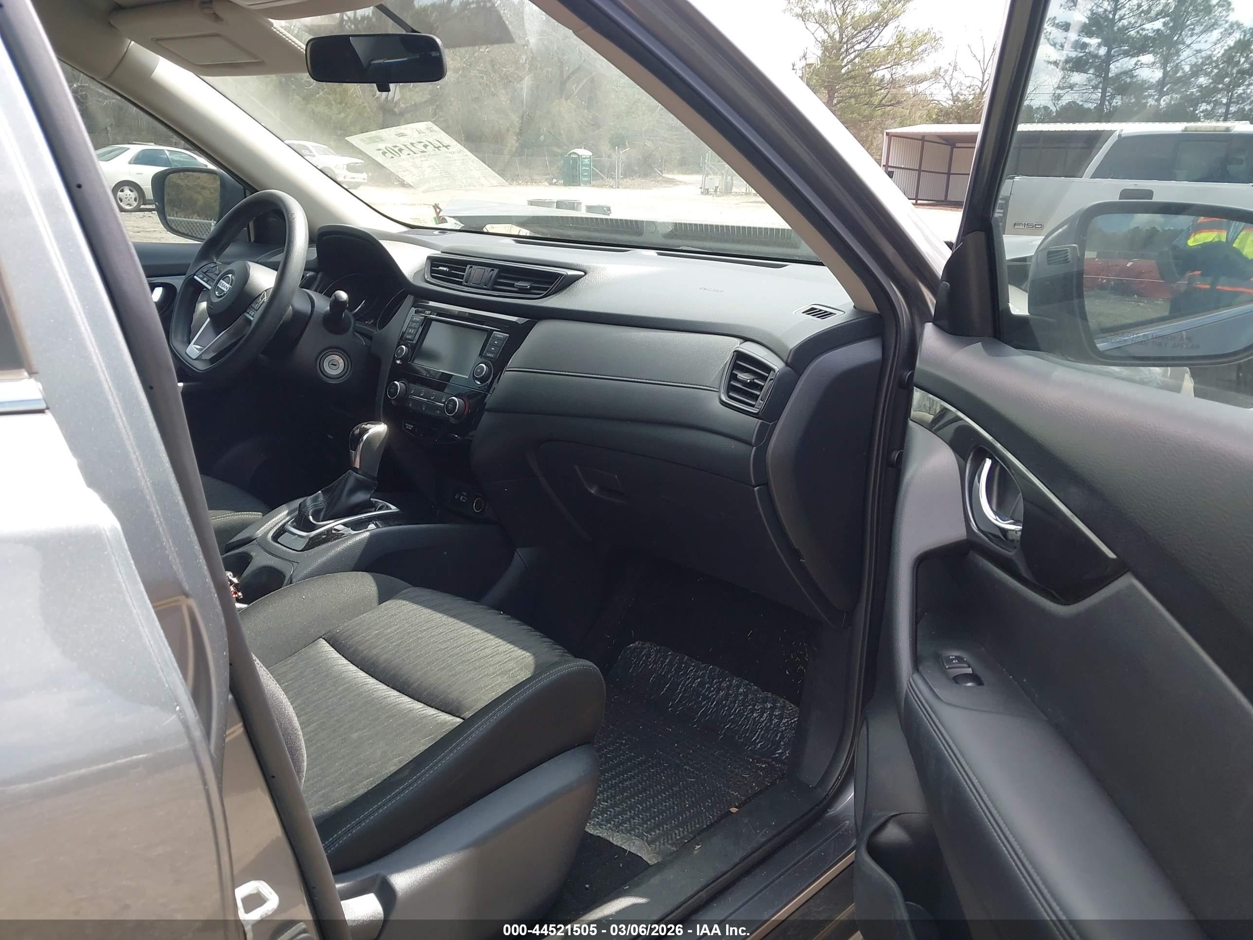NISSAN ROGUE image 5