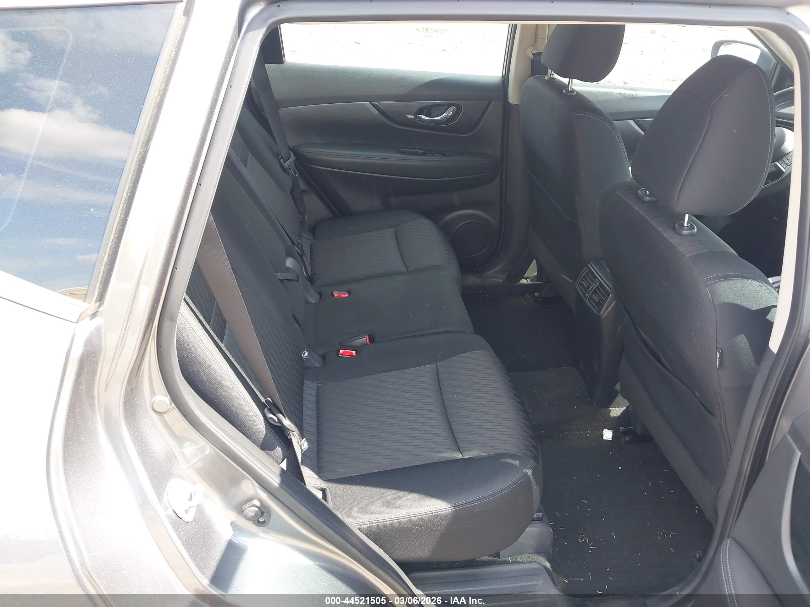 NISSAN ROGUE image 8