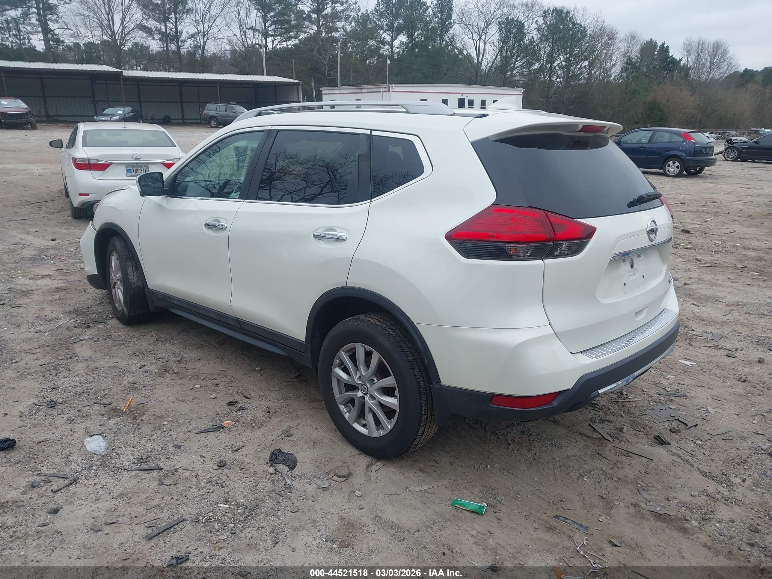 NISSAN ROGUE image 3