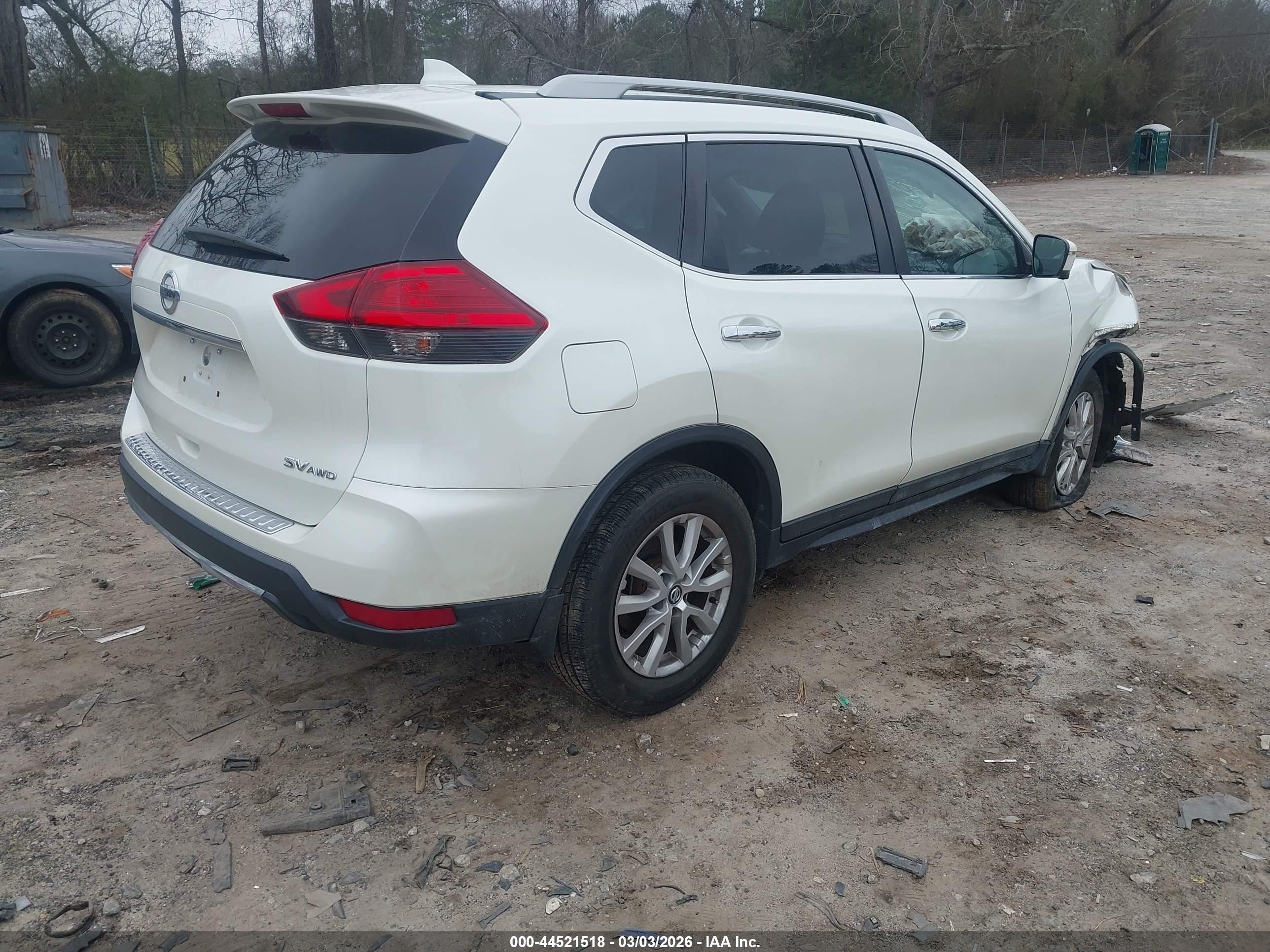 NISSAN ROGUE image 4