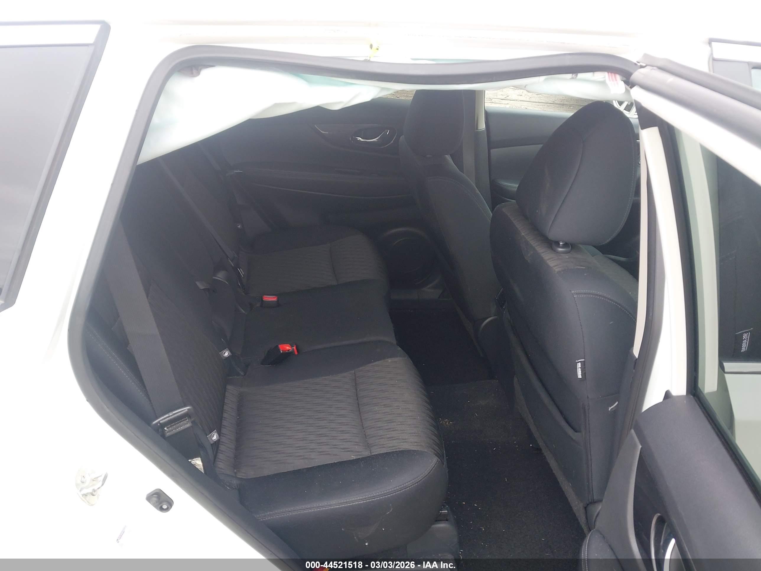 NISSAN ROGUE image 8