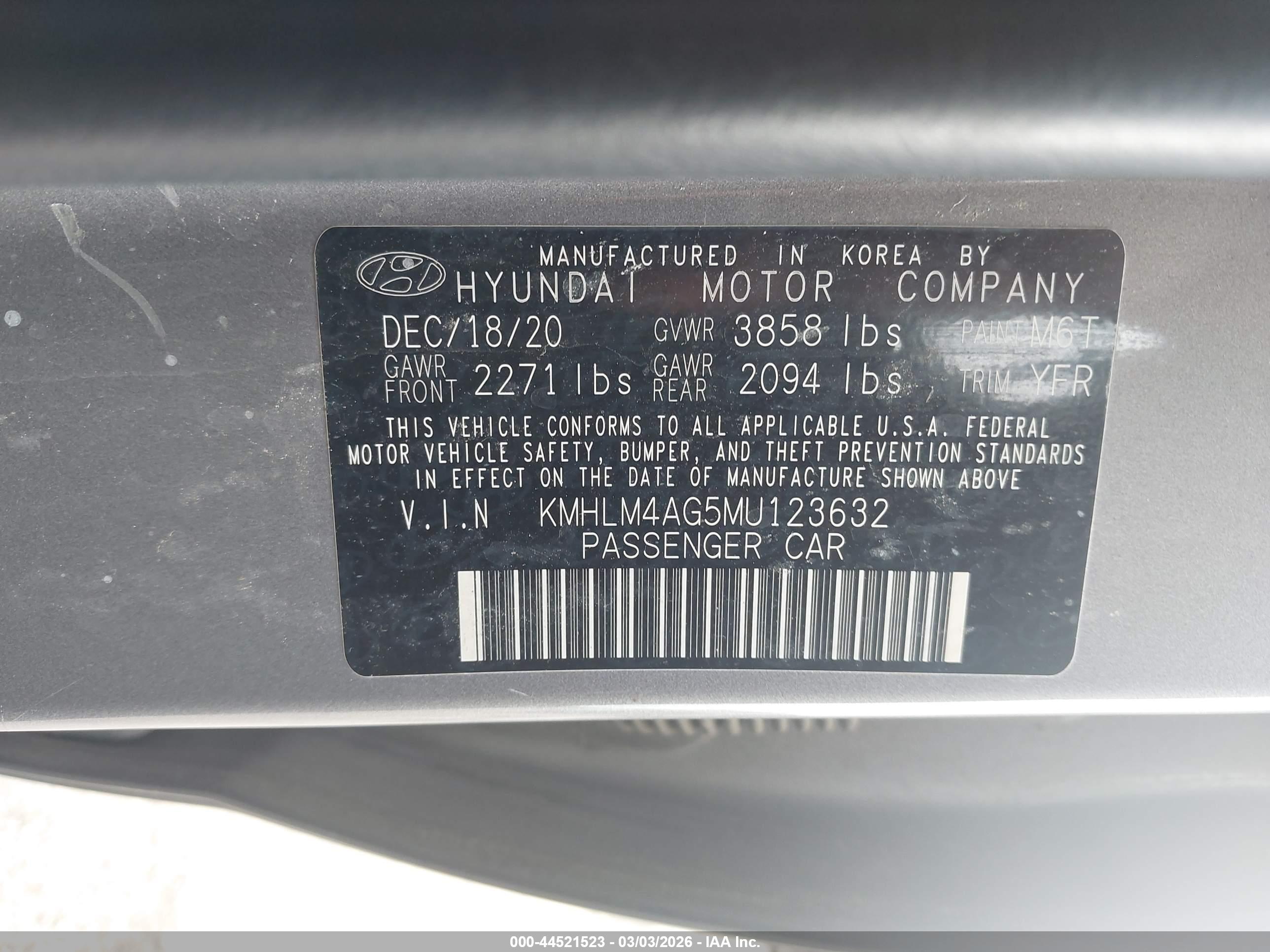 HYUNDAI ELANTRA image 9