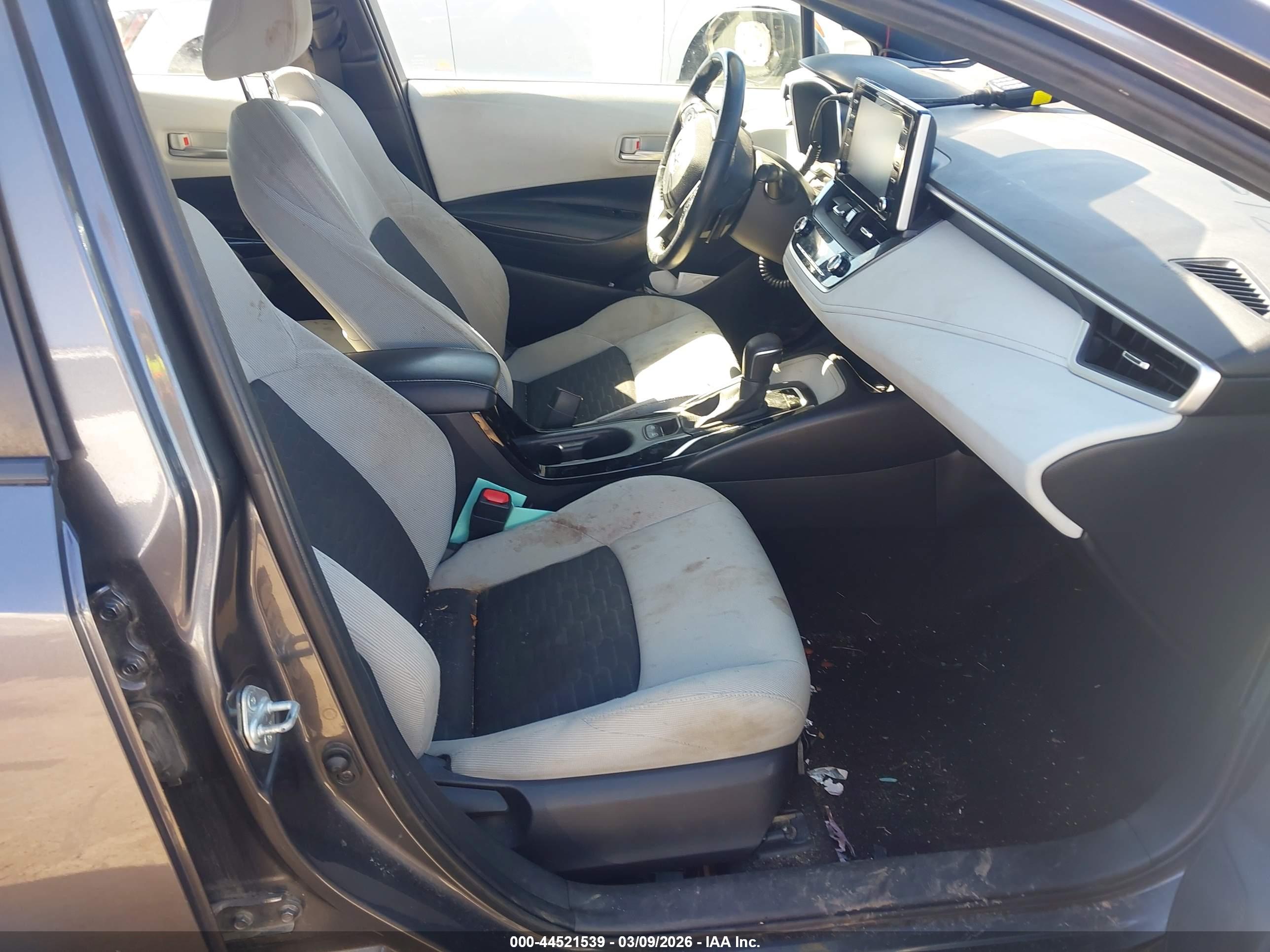 TOYOTA COROLLA image 5
