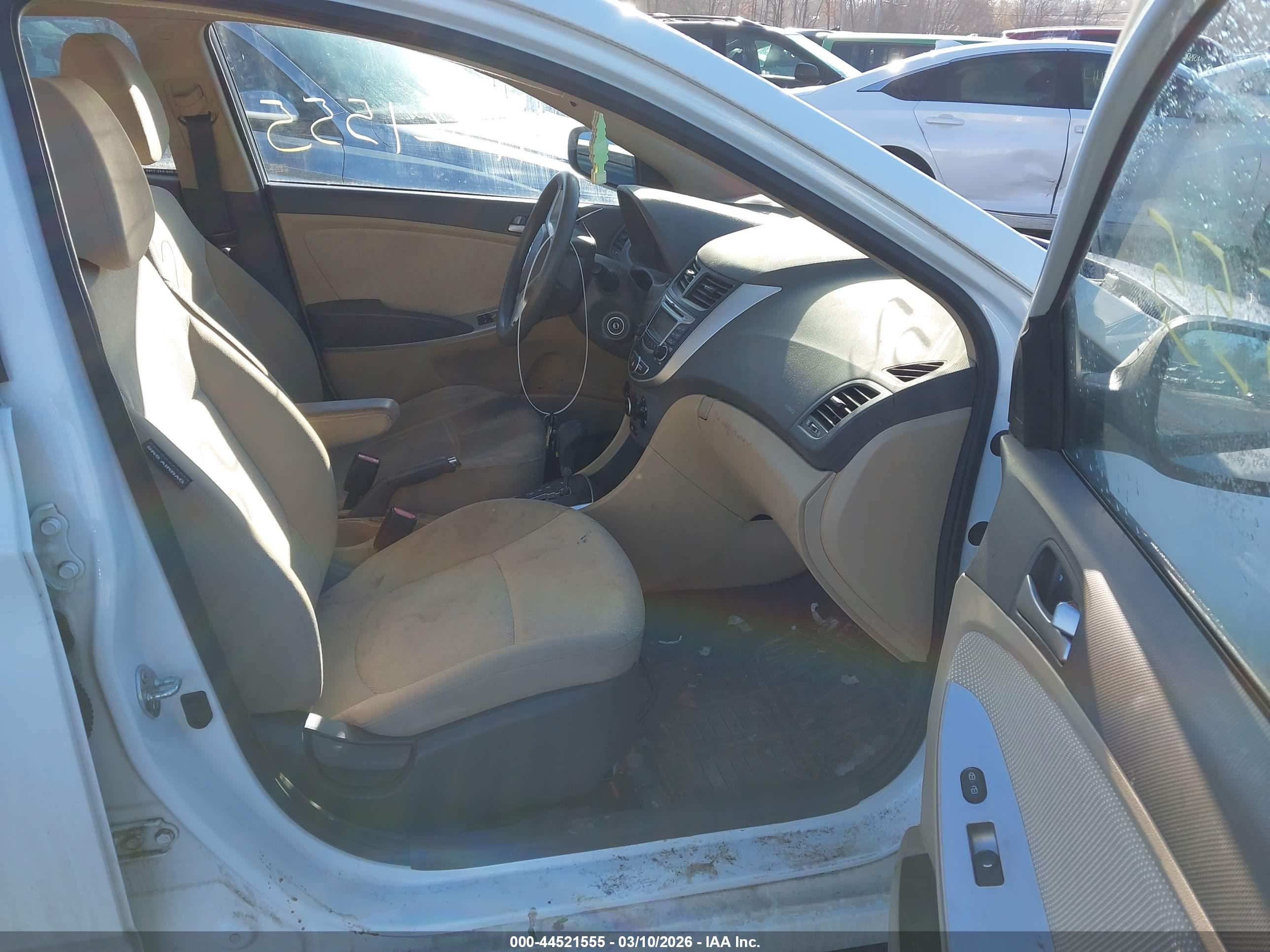 HYUNDAI ACCENT image 5