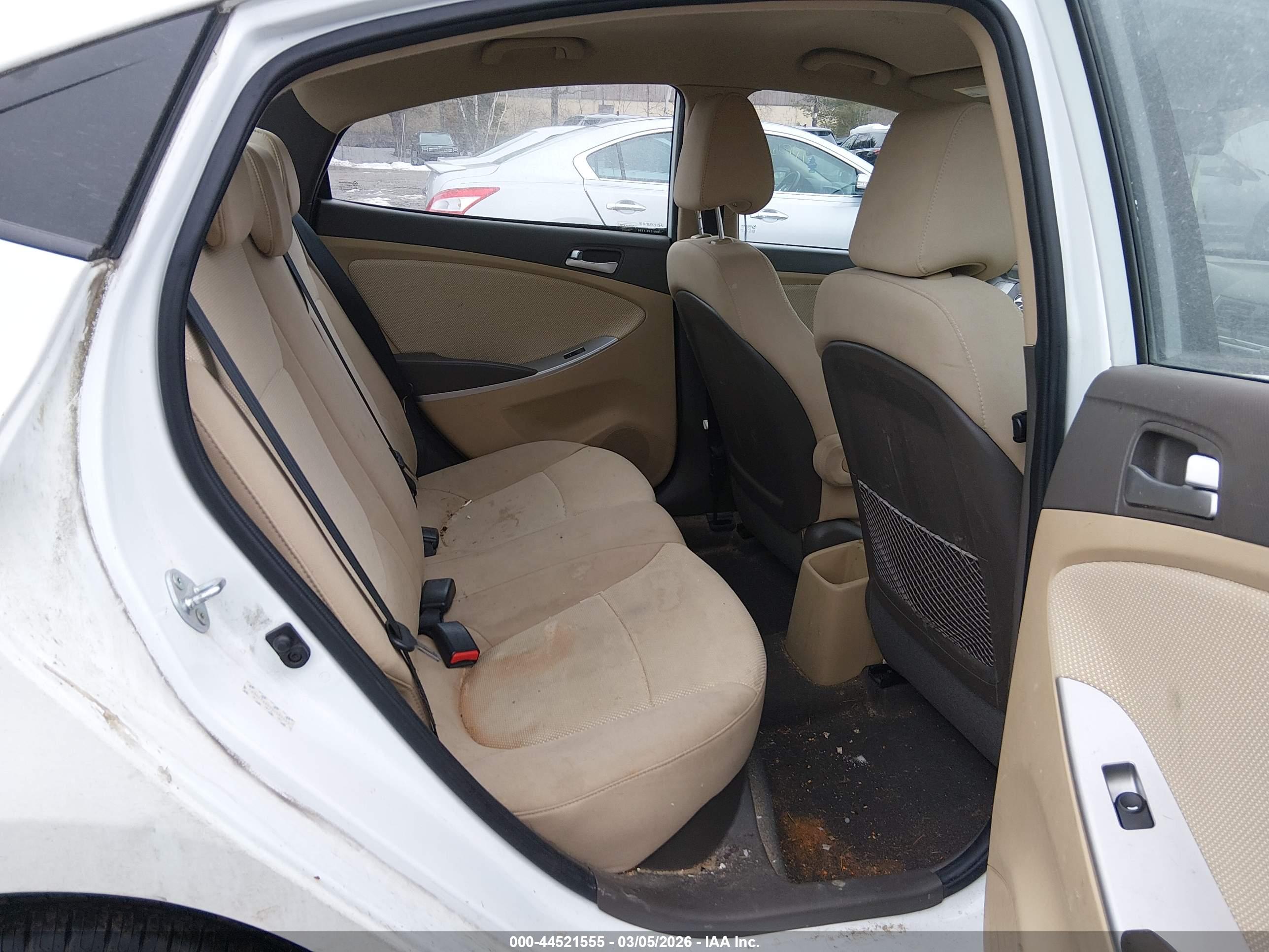 HYUNDAI ACCENT image 8