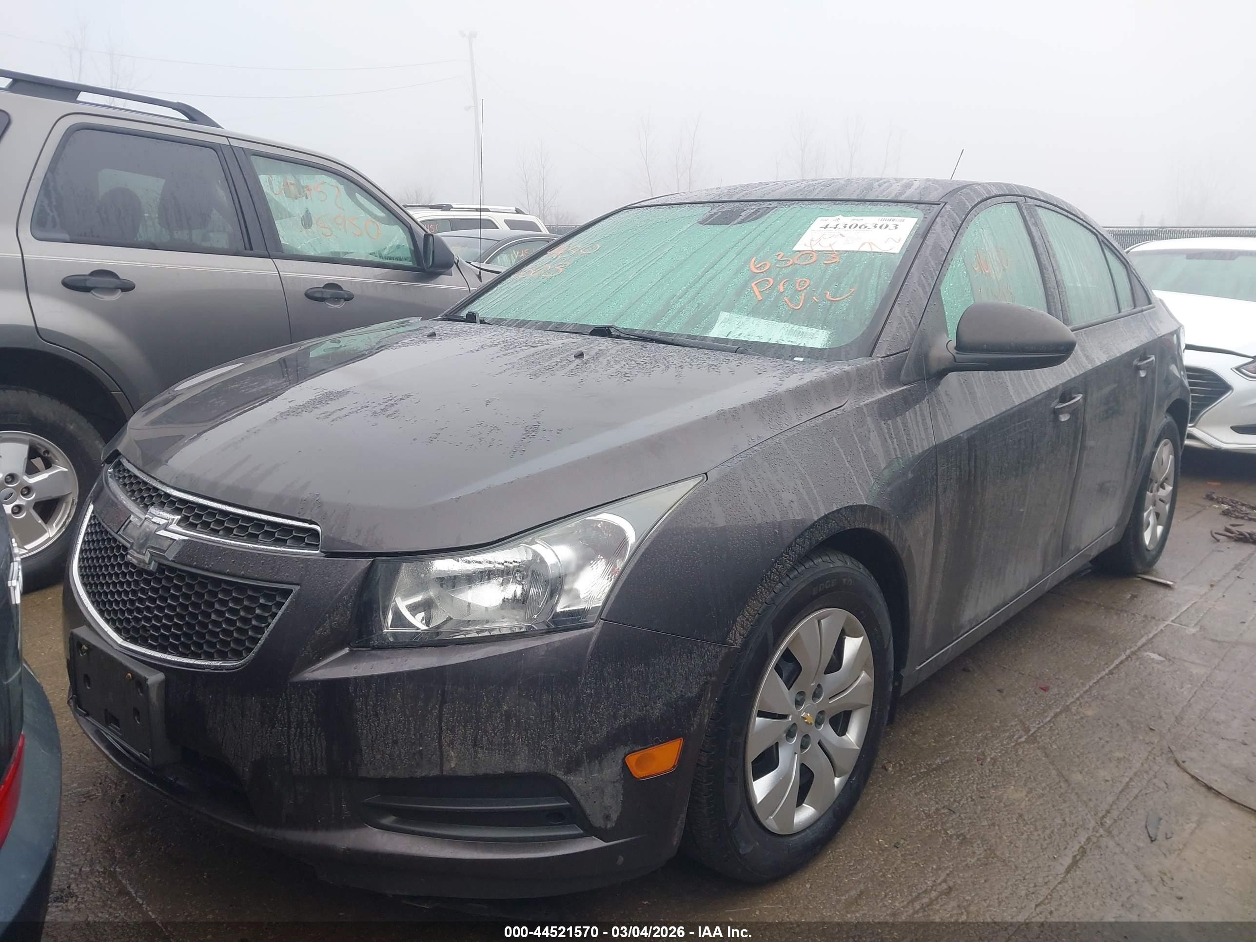 CHEVROLET CRUZE image 2