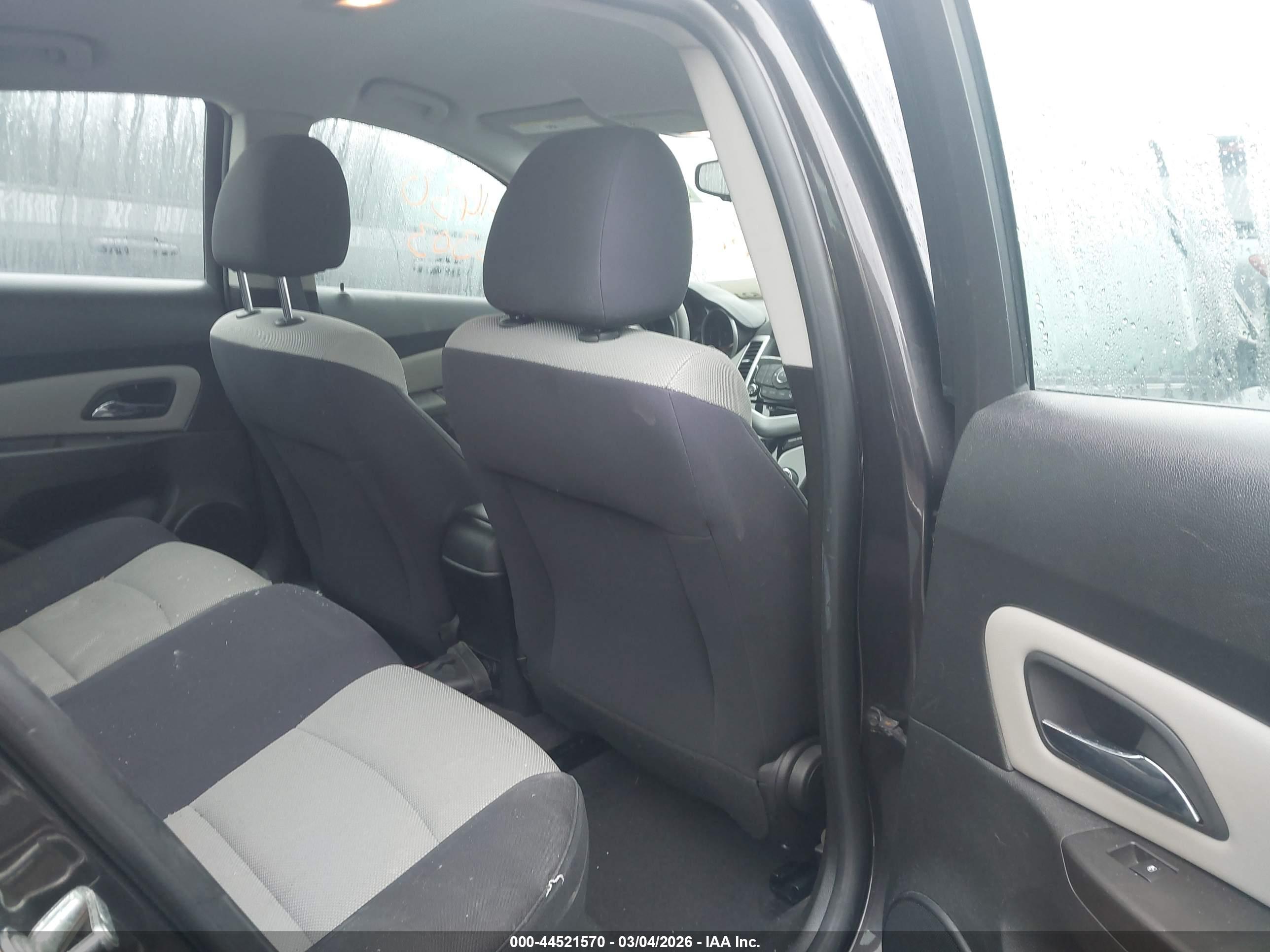 CHEVROLET CRUZE image 8