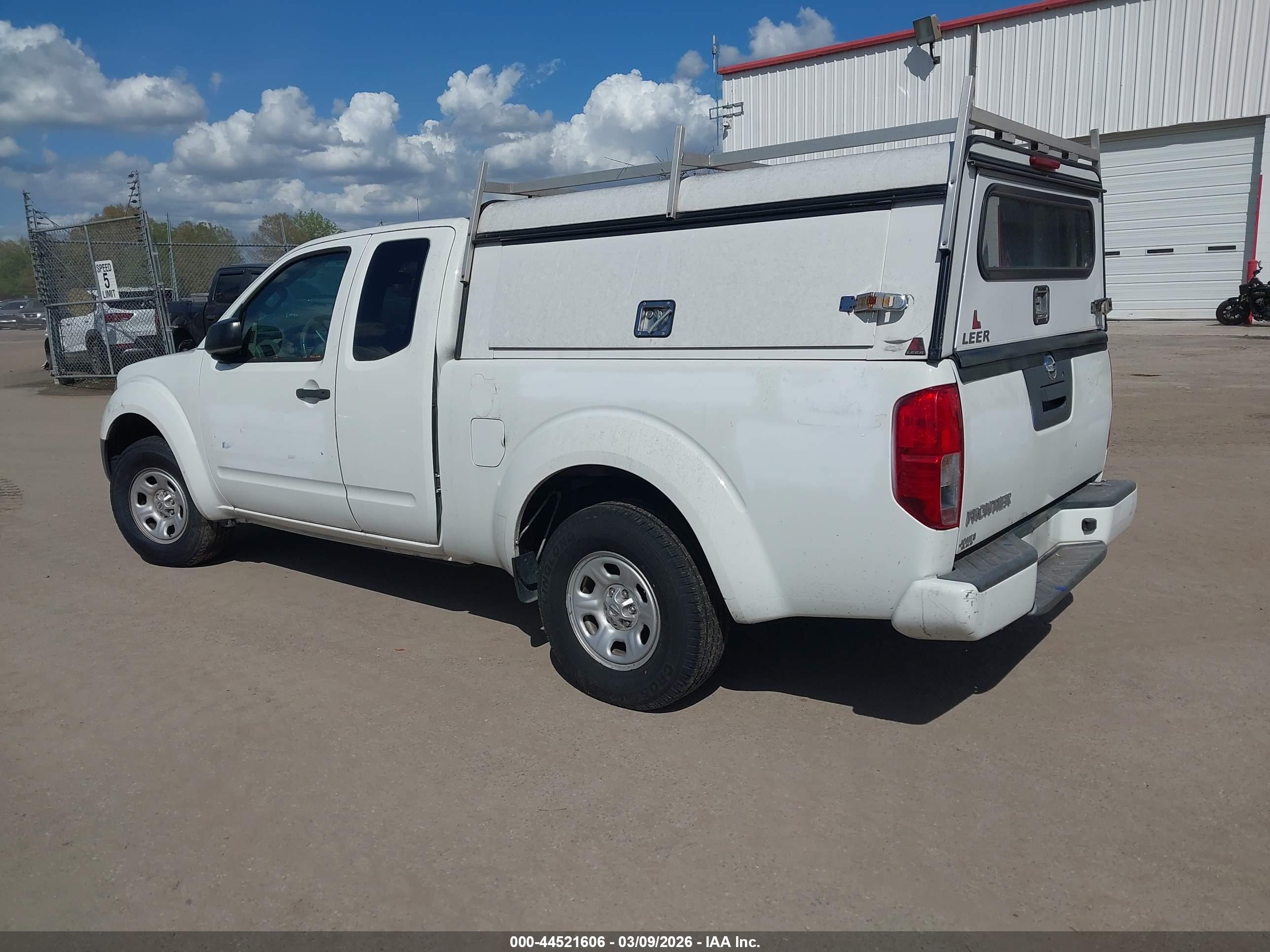 NISSAN FRONTIER image 3