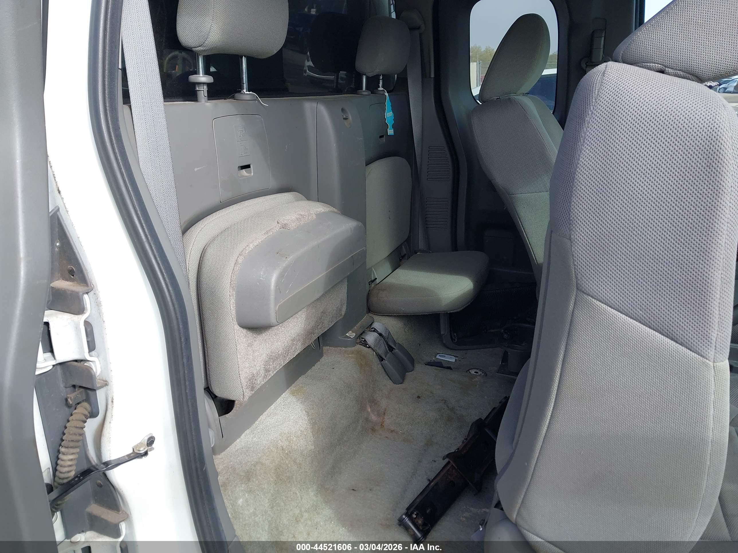 NISSAN FRONTIER image 8