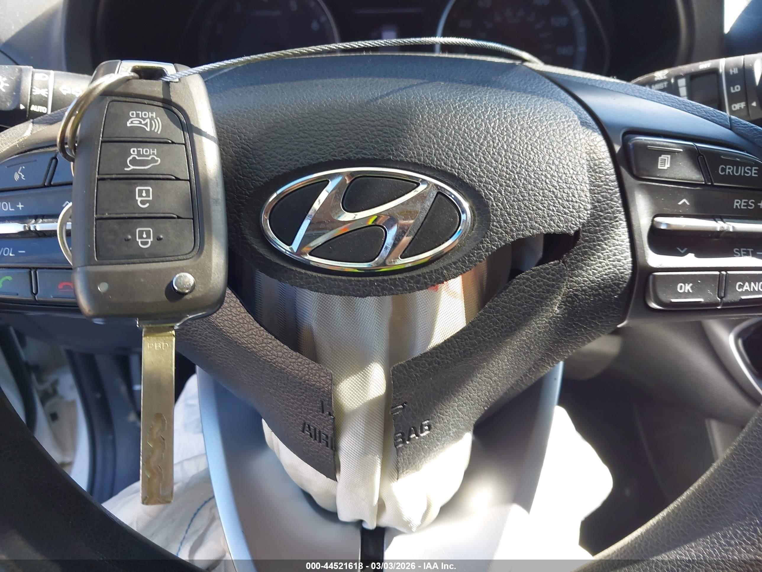 HYUNDAI ELANTRA image 11