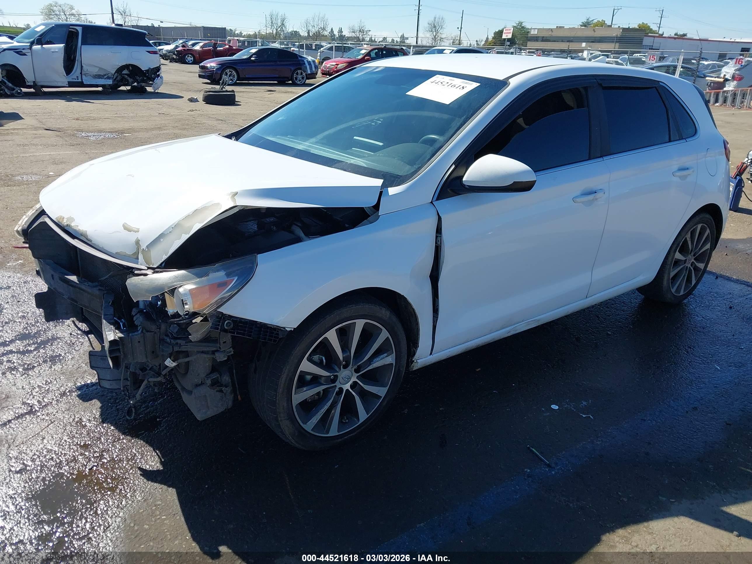 HYUNDAI ELANTRA image 2