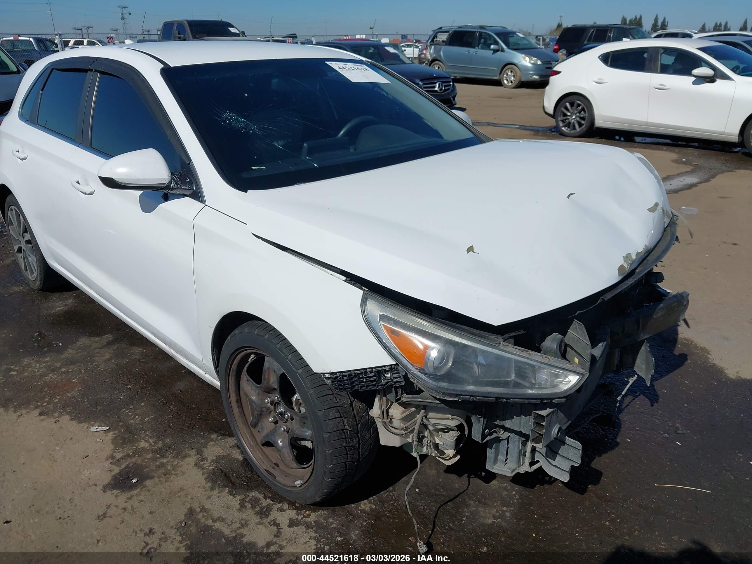 HYUNDAI ELANTRA image 6