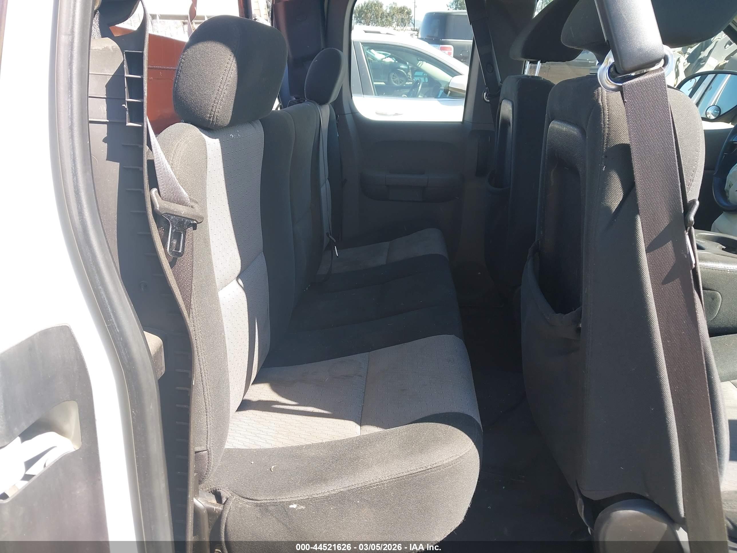 CHEVROLET SILVERADO image 8