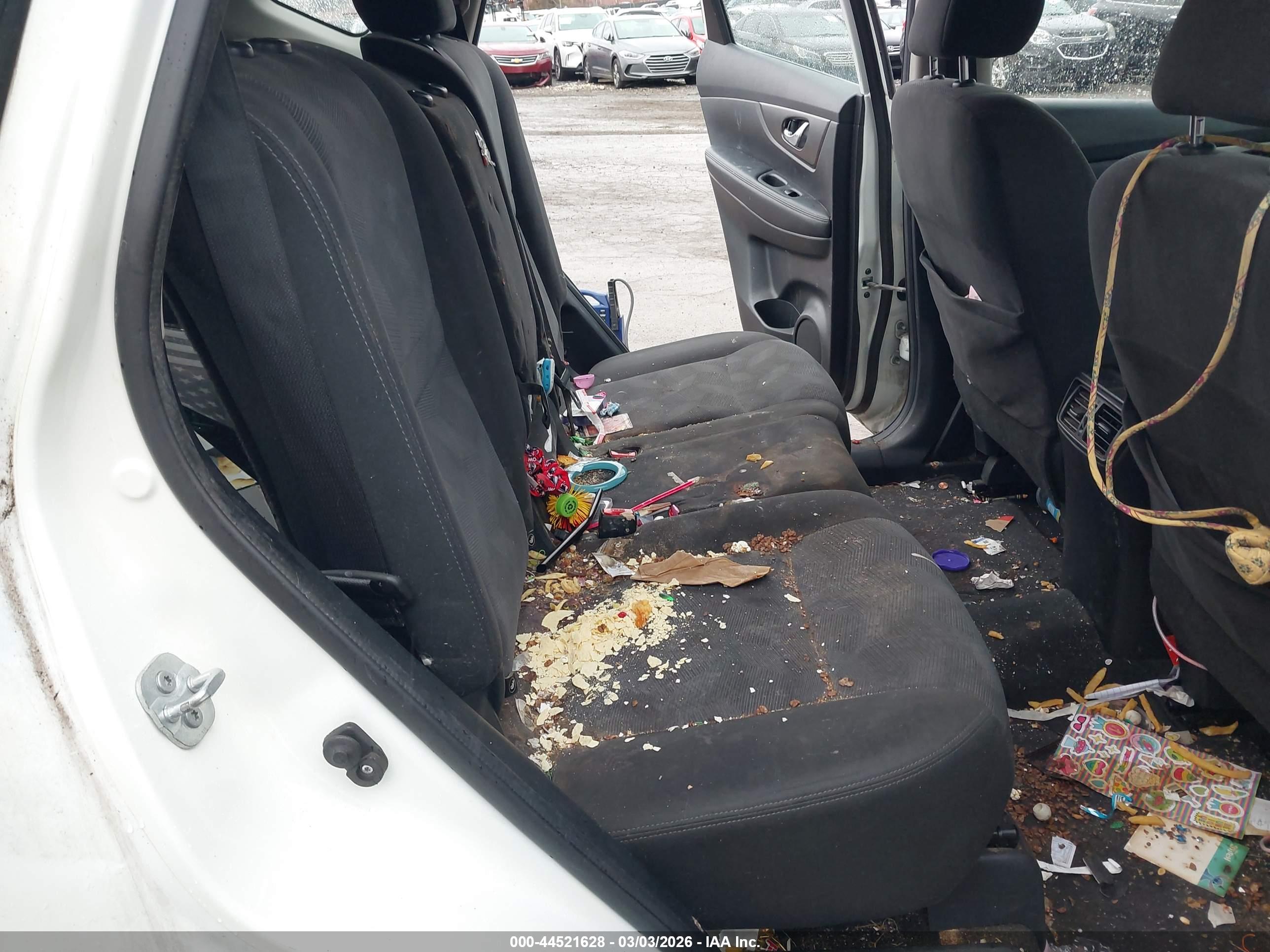 NISSAN ROGUE image 8