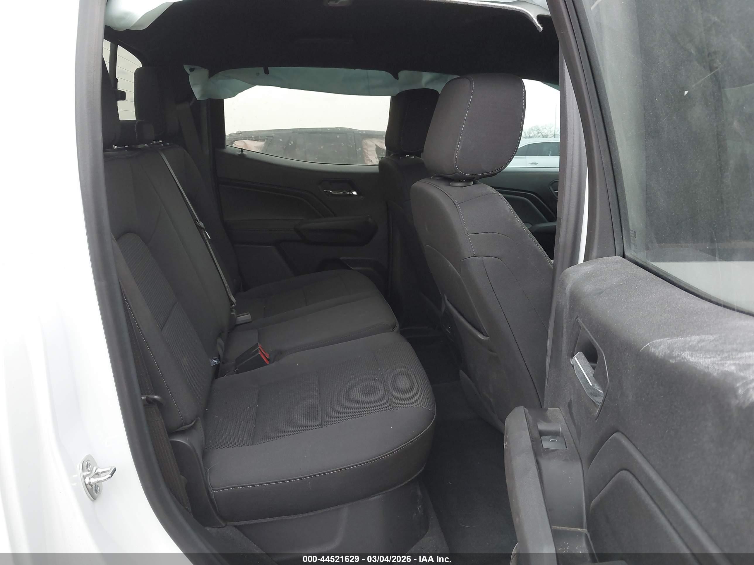 CHEVROLET COLORADO image 8