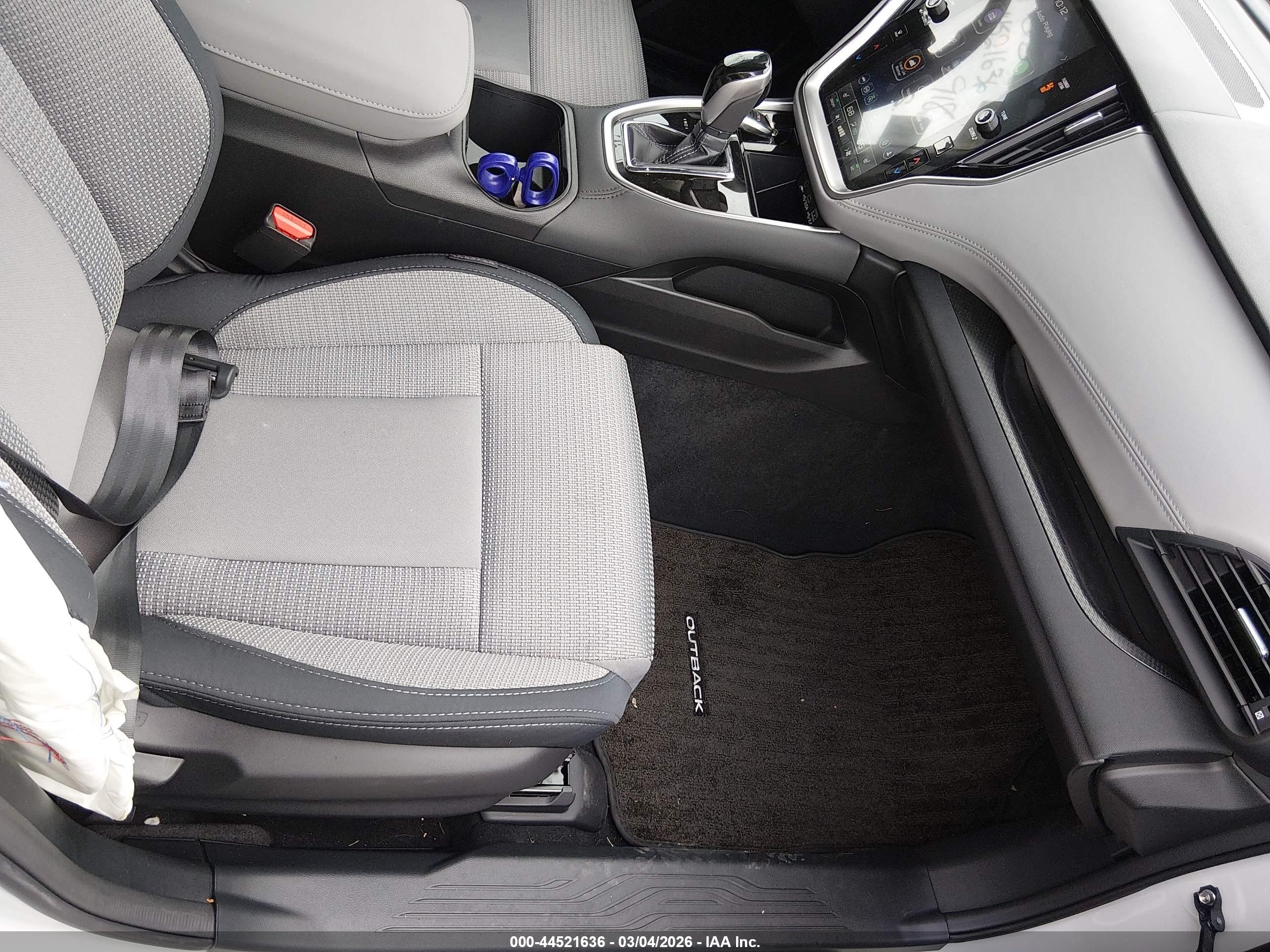 SUBARU OUTBACK image 5