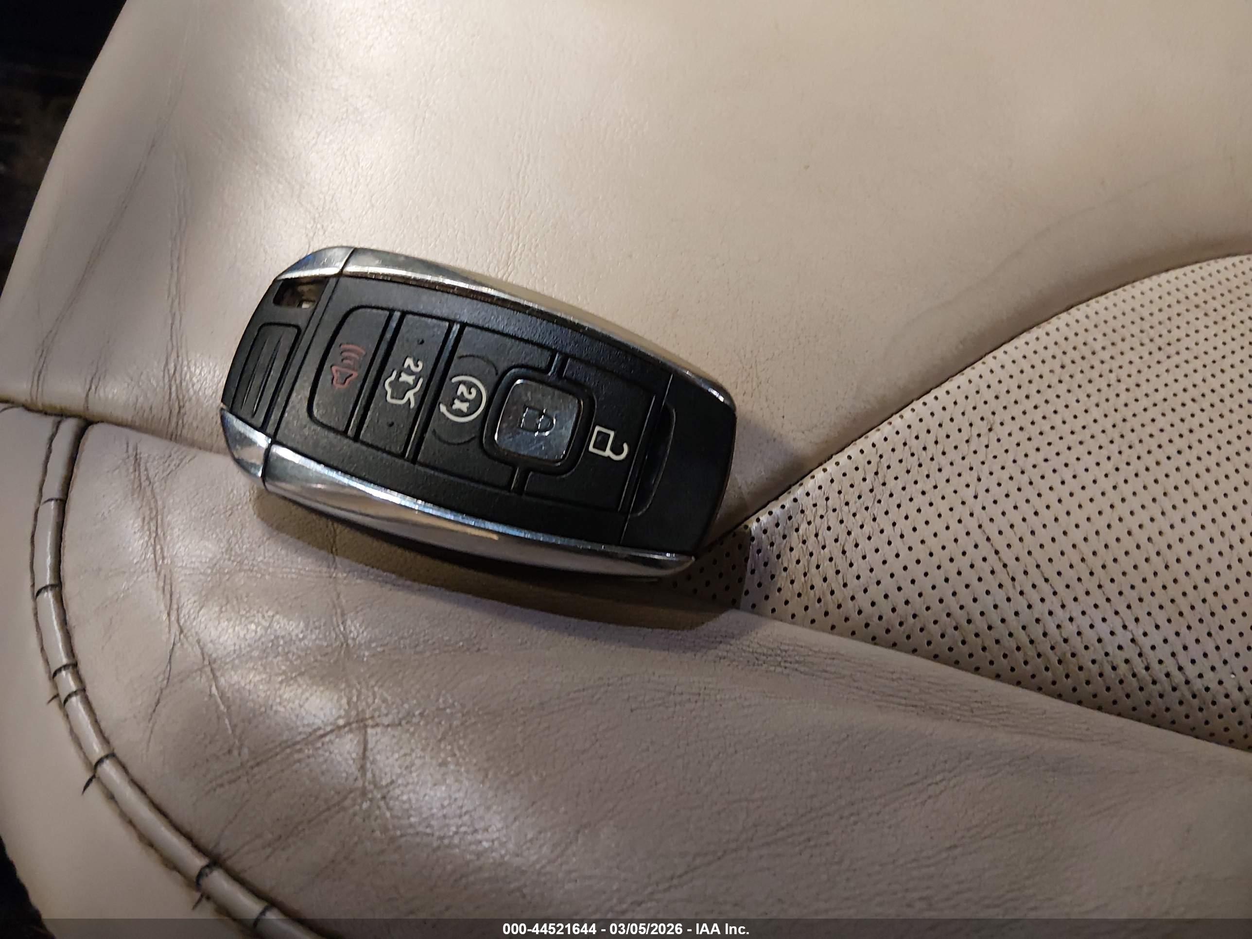 LINCOLN MKC image 11