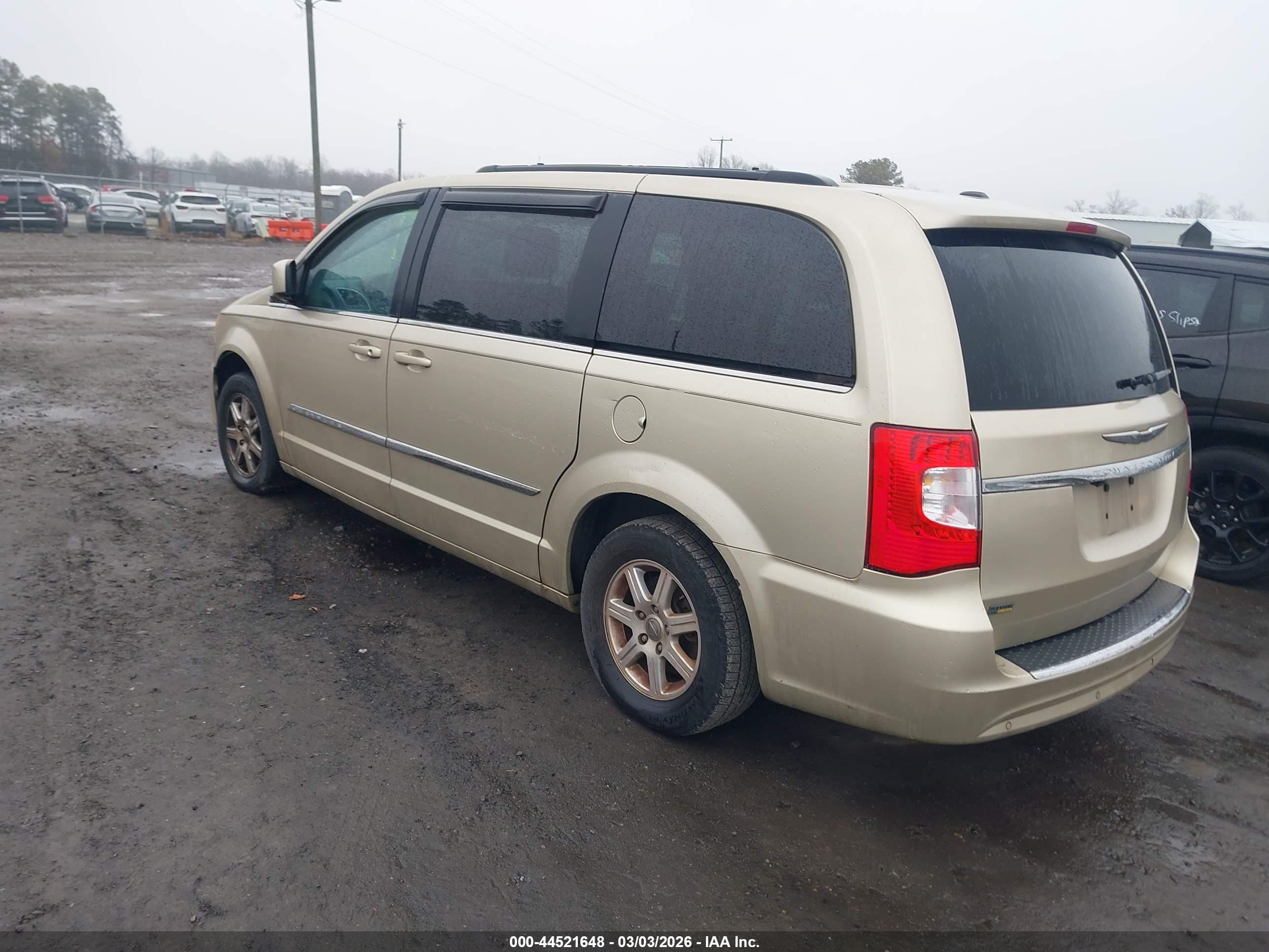 CHRYSLER TOWN image 3