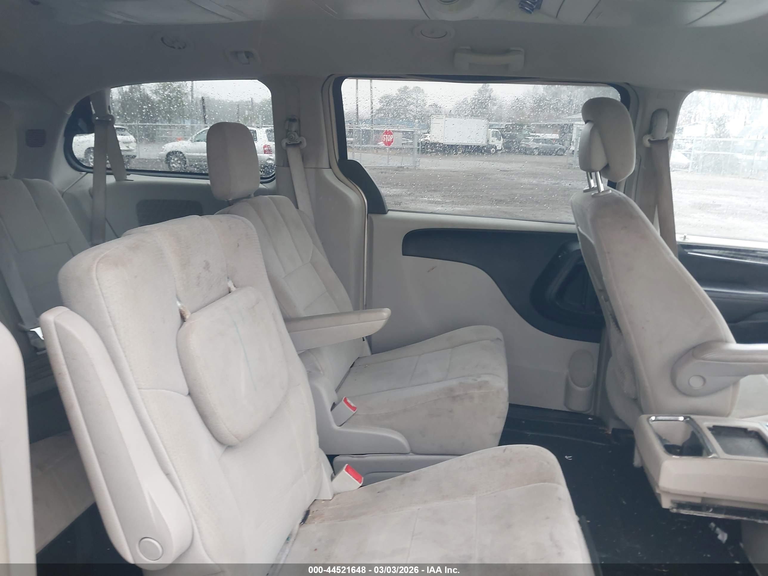 CHRYSLER TOWN image 8