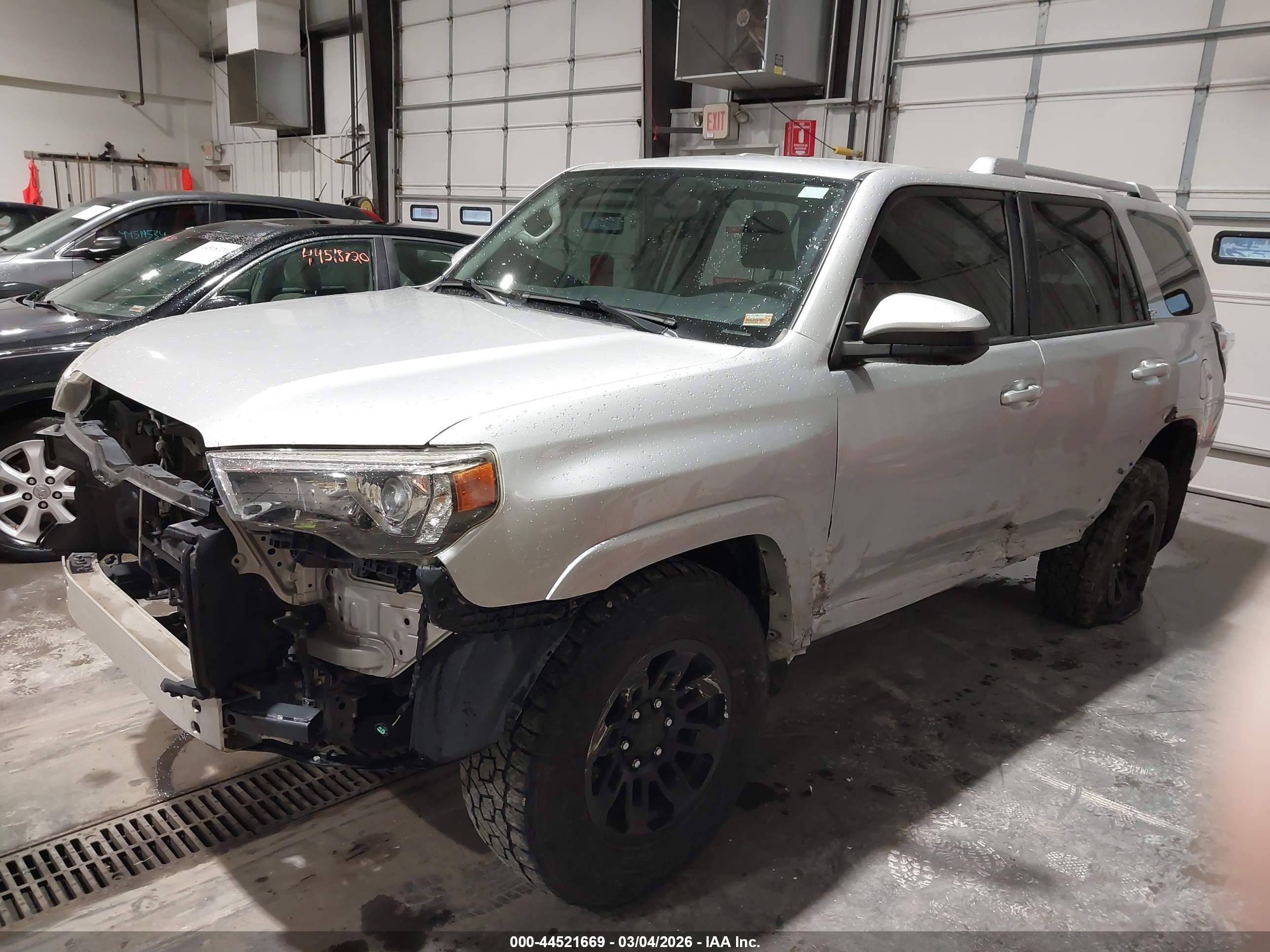TOYOTA 4RUNNER image 2
