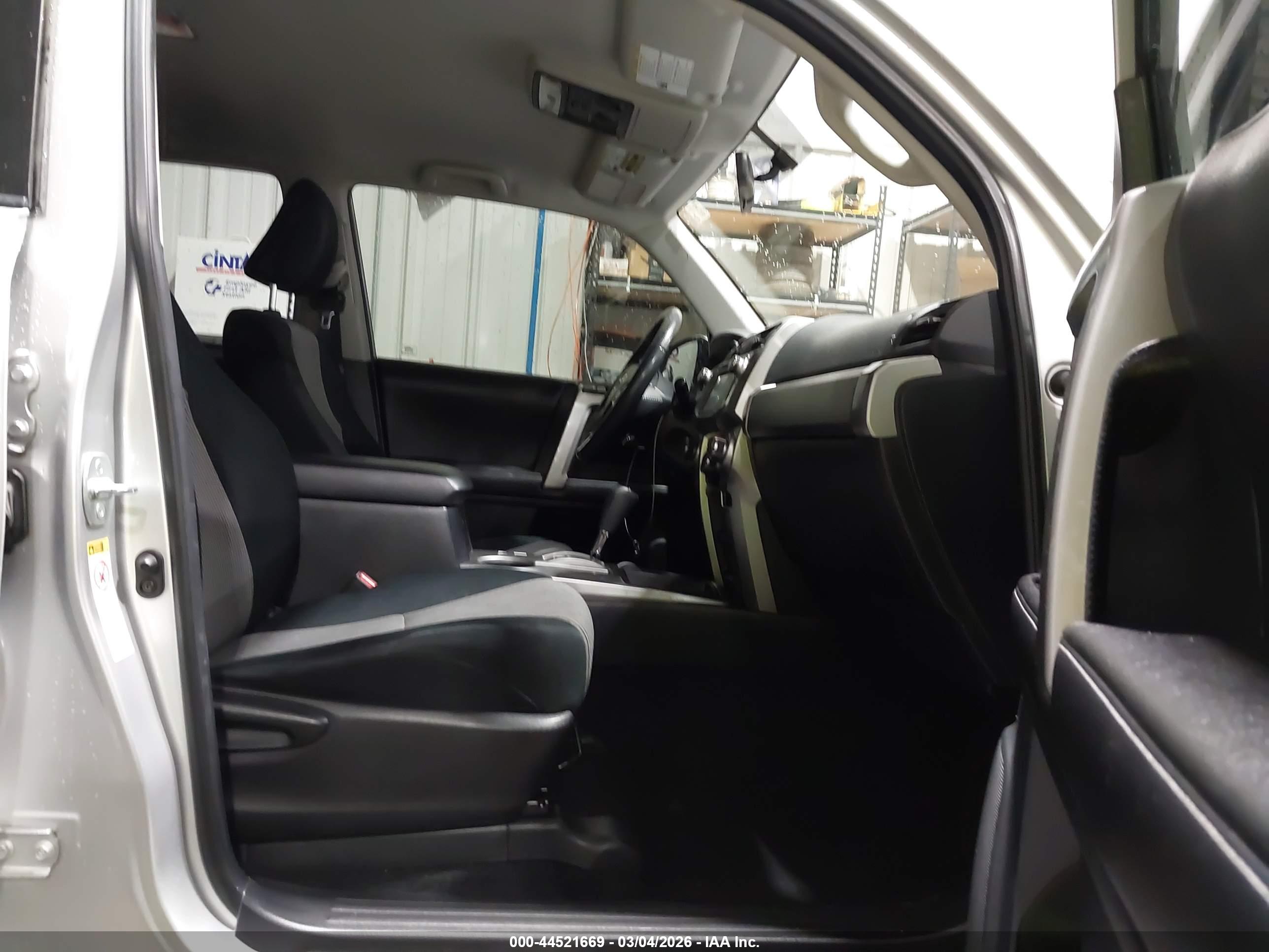 TOYOTA 4RUNNER image 5