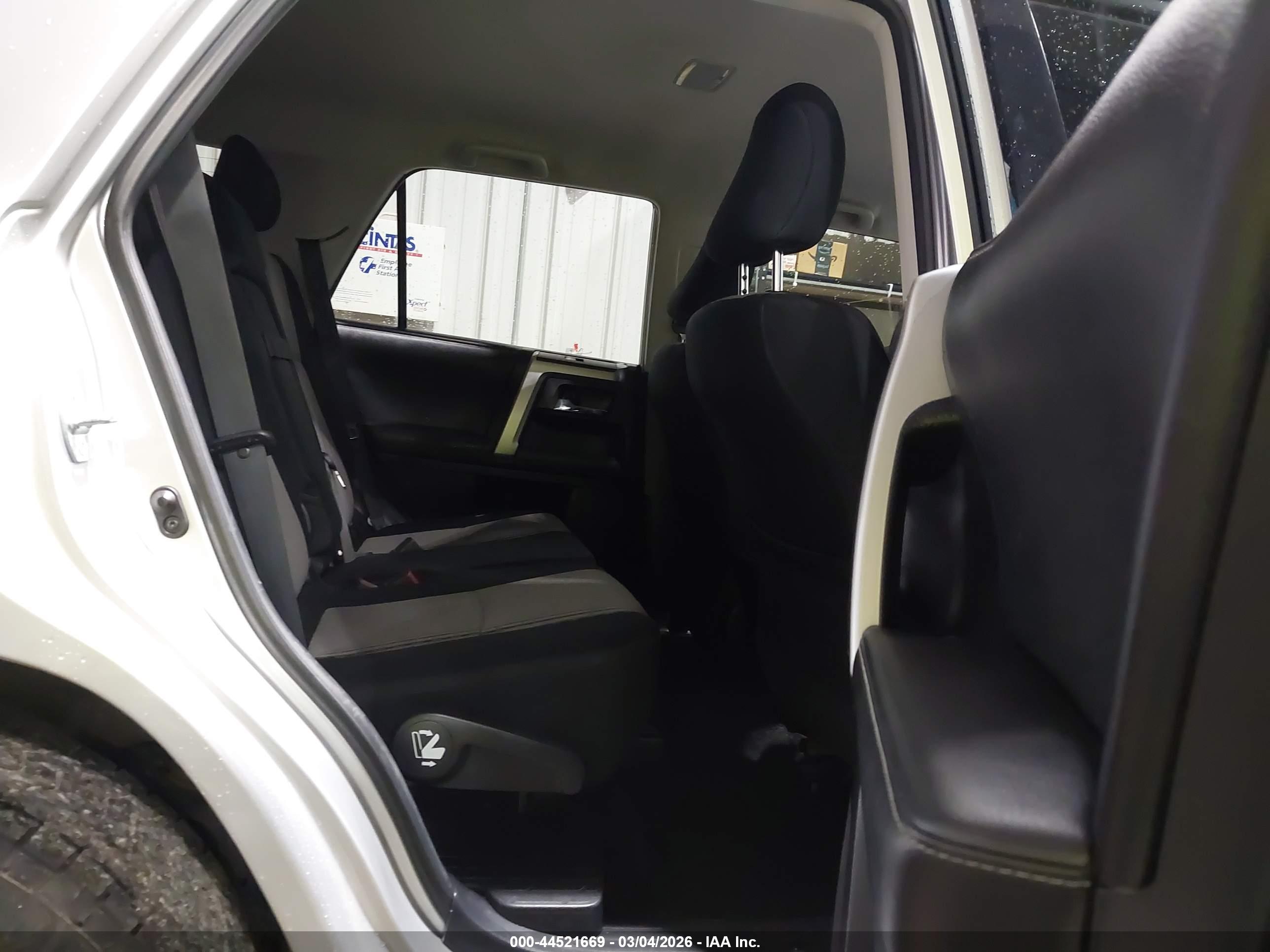 TOYOTA 4RUNNER image 8