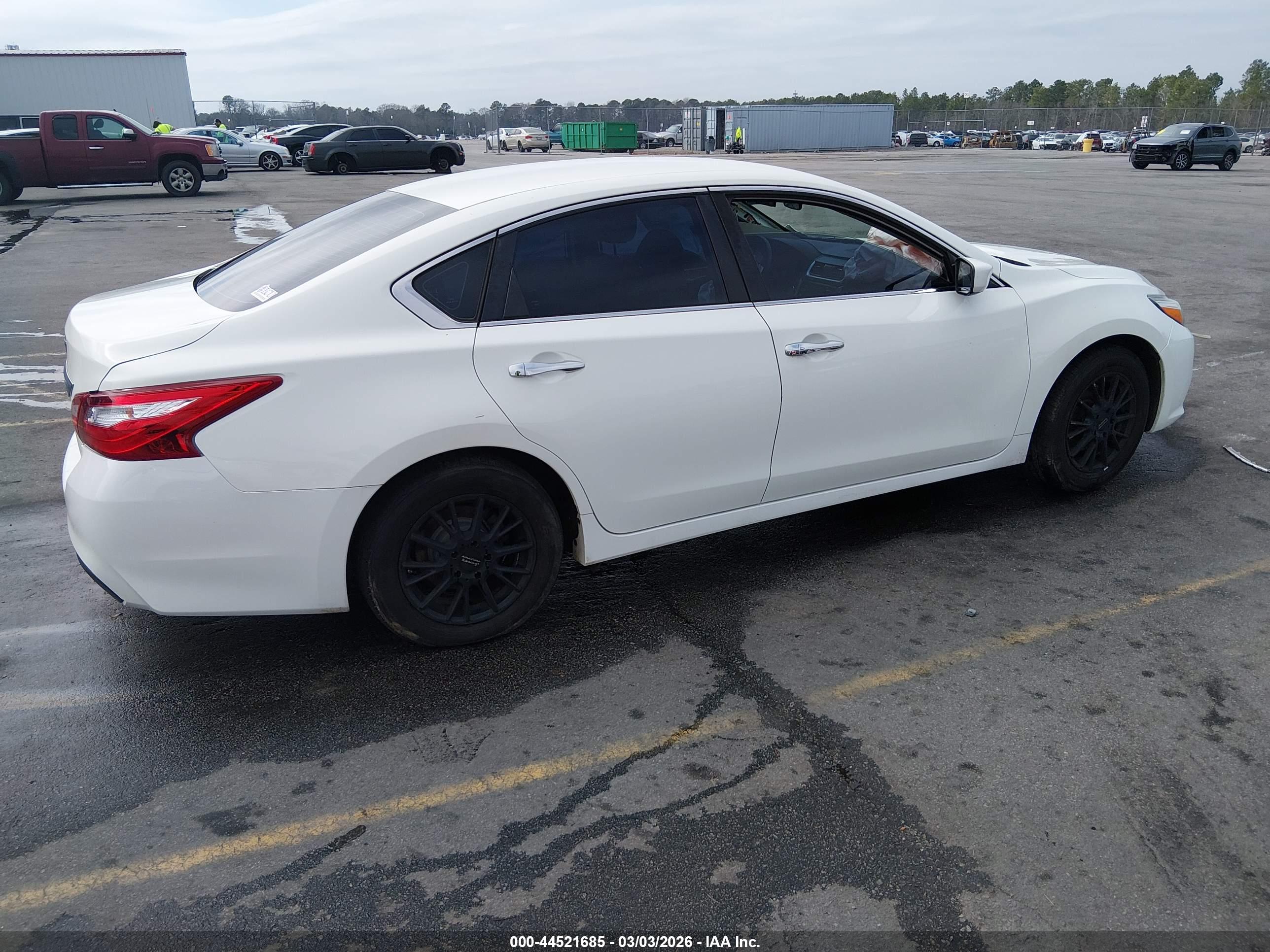 NISSAN ALTIMA image 4