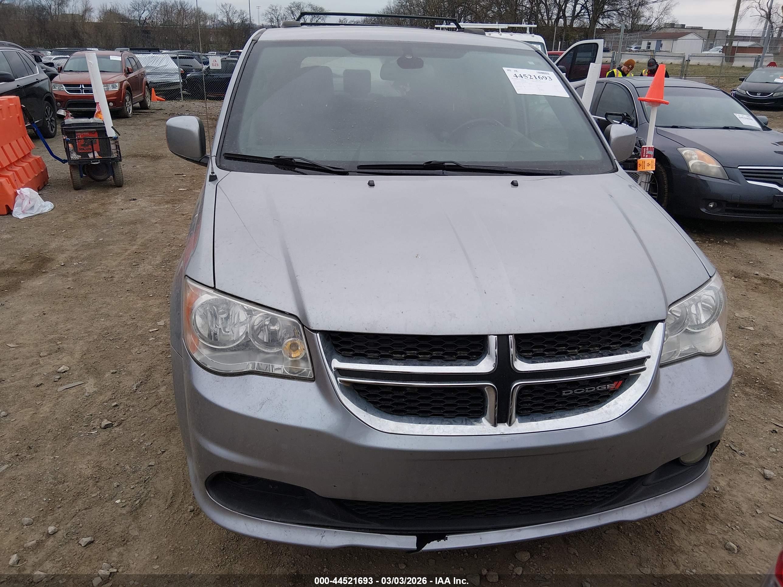 DODGE GRAND image 6