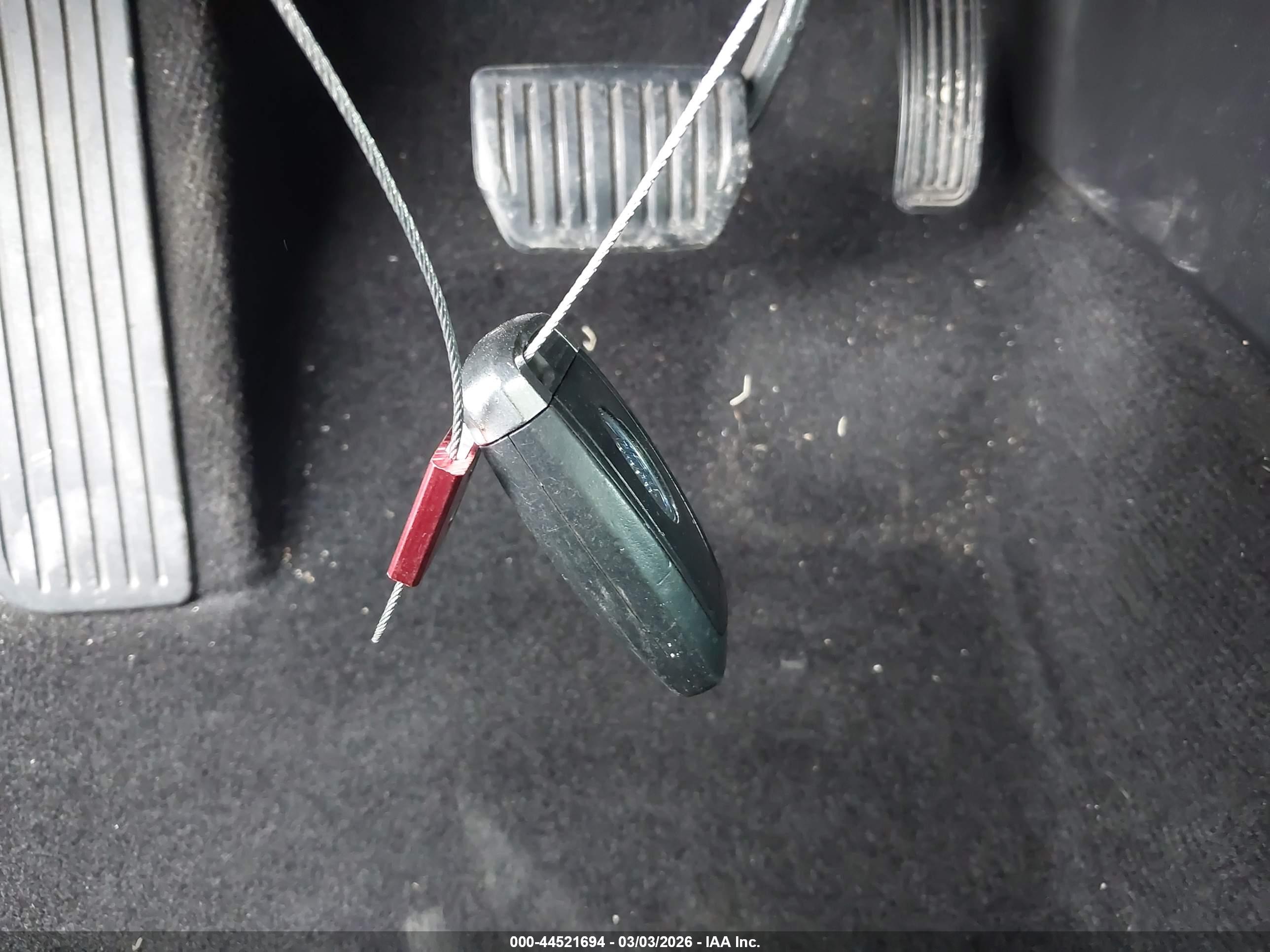 FORD FUSION image 11