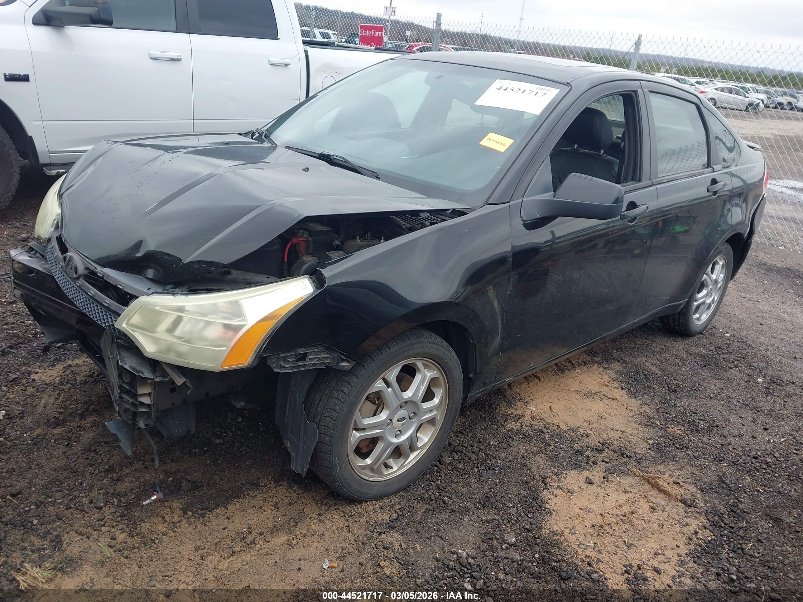FORD FOCUS image 2