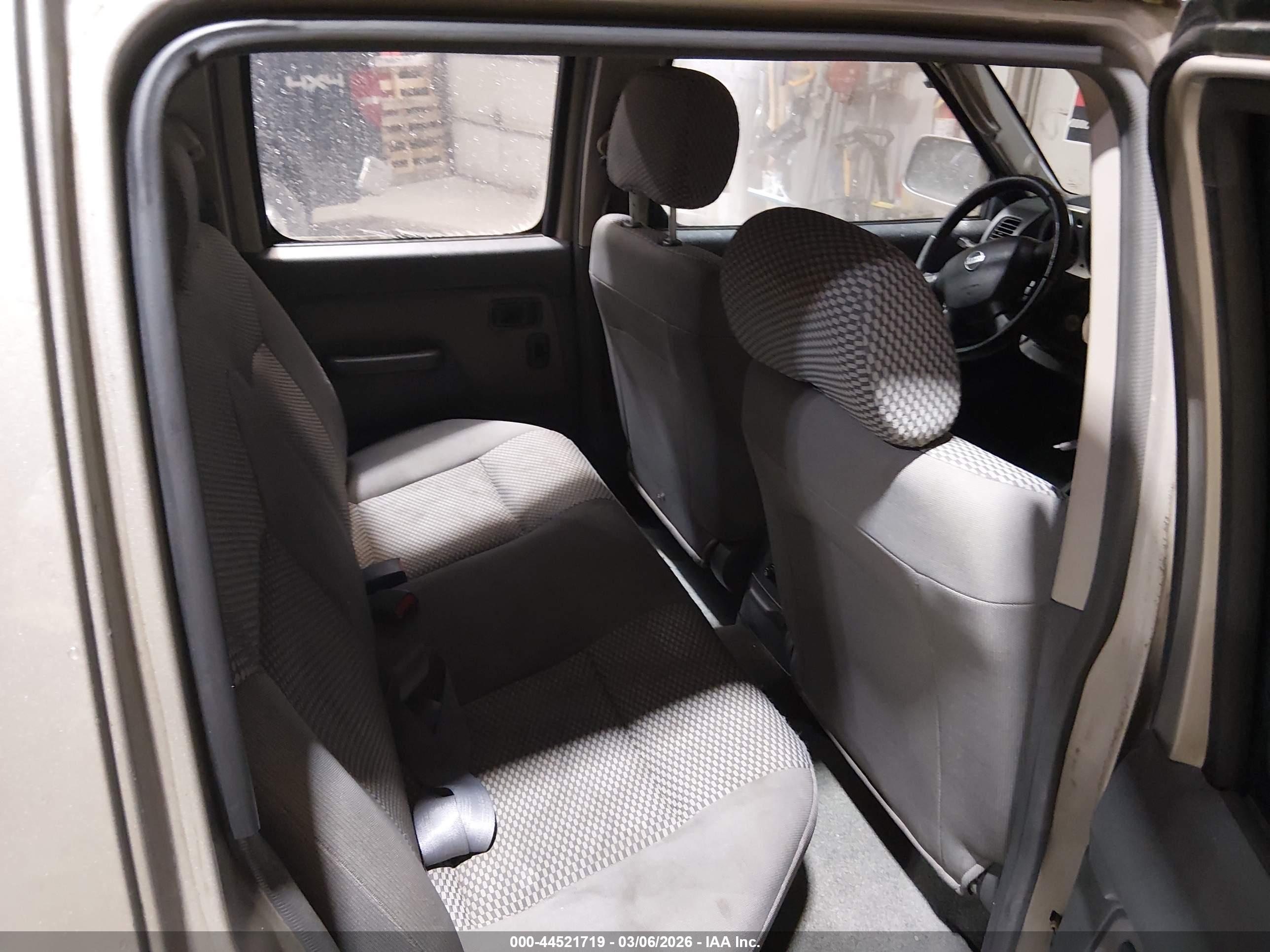 NISSAN FRONTIER image 8