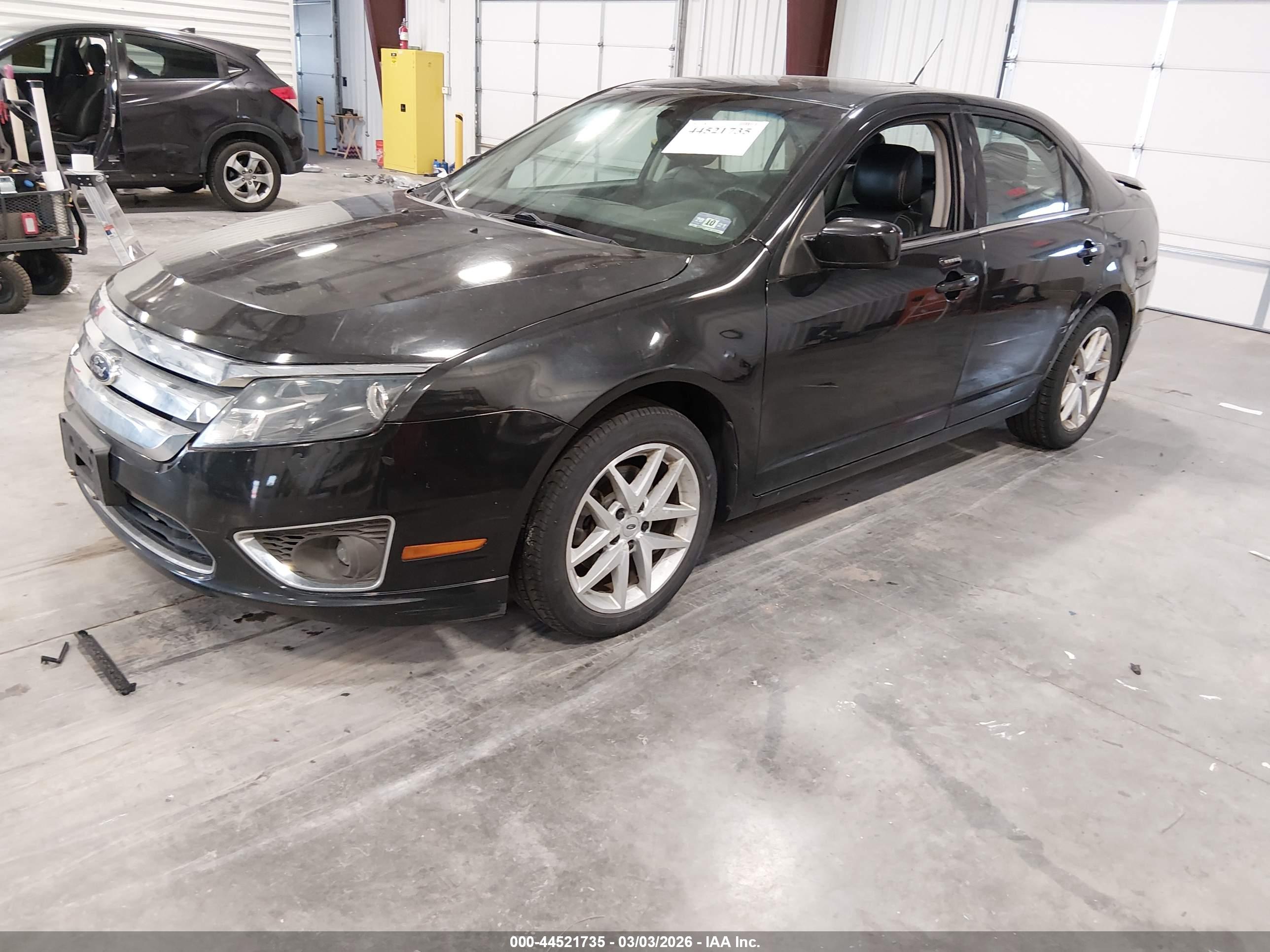 FORD FUSION image 2