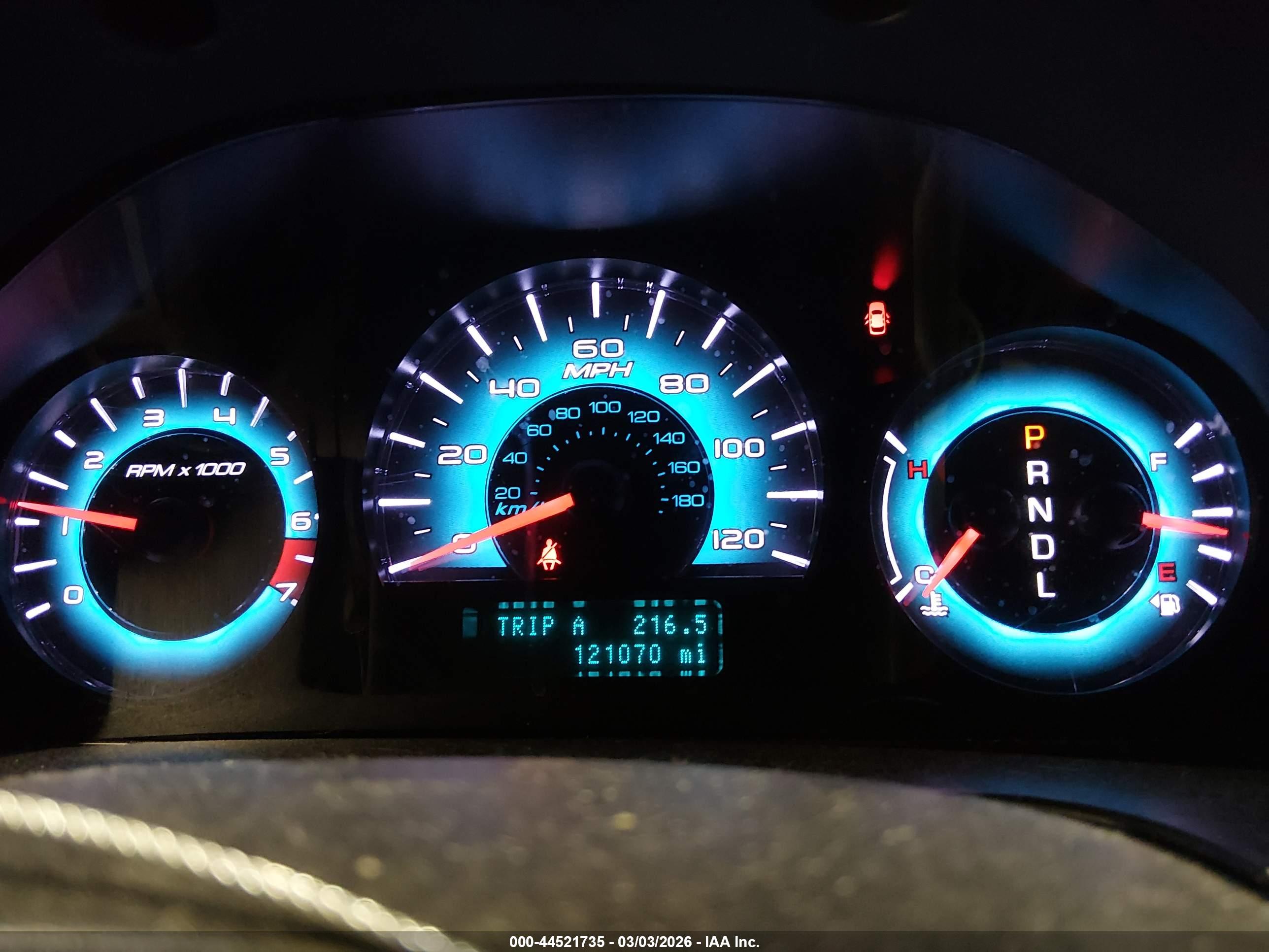 FORD FUSION image 7