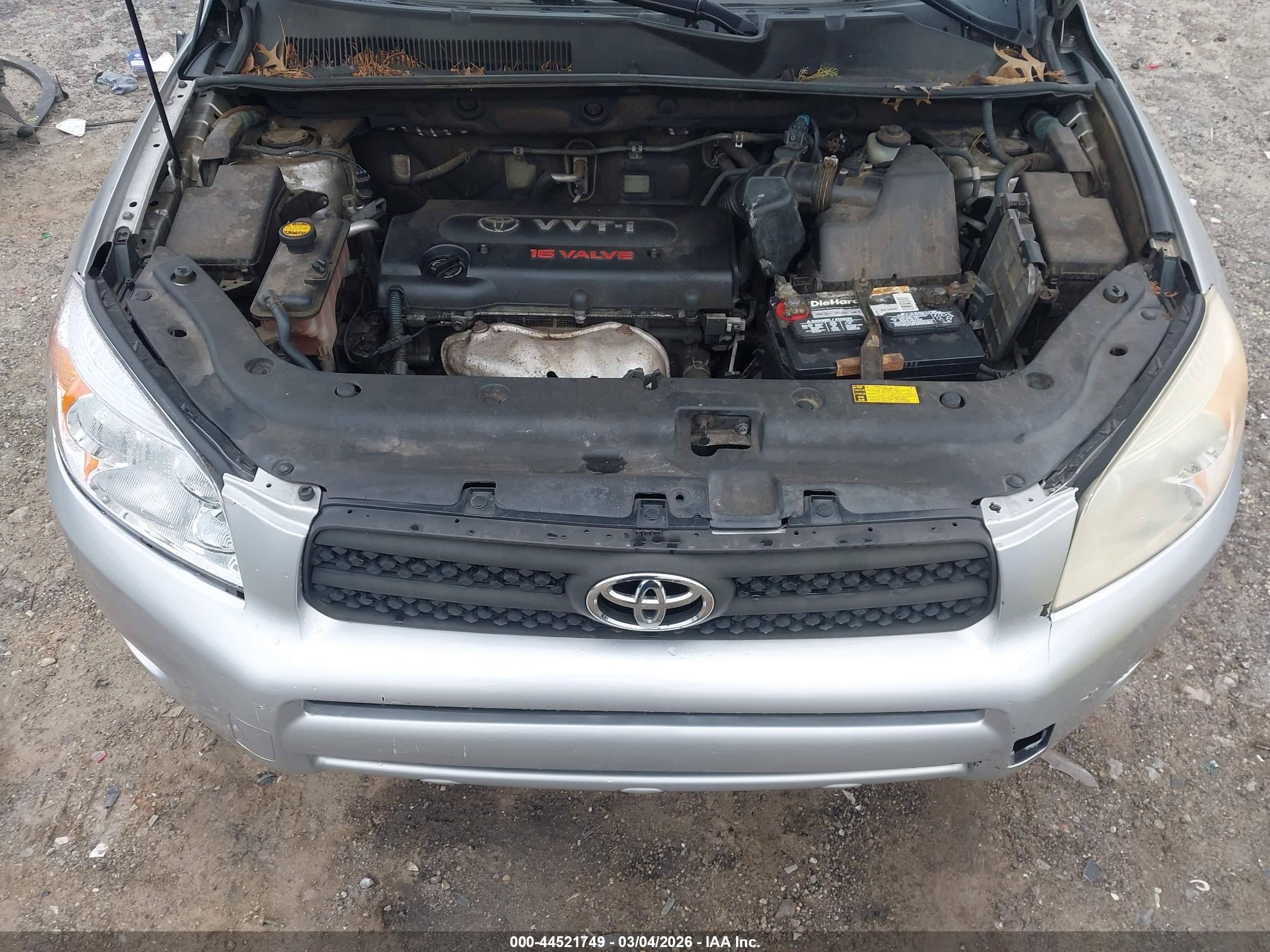 TOYOTA RAV4 image 10