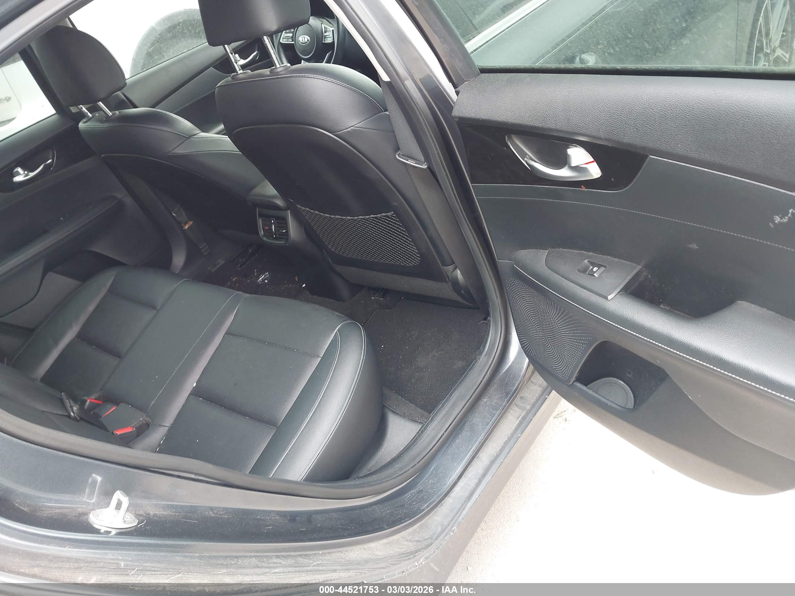 KIA FORTE image 8