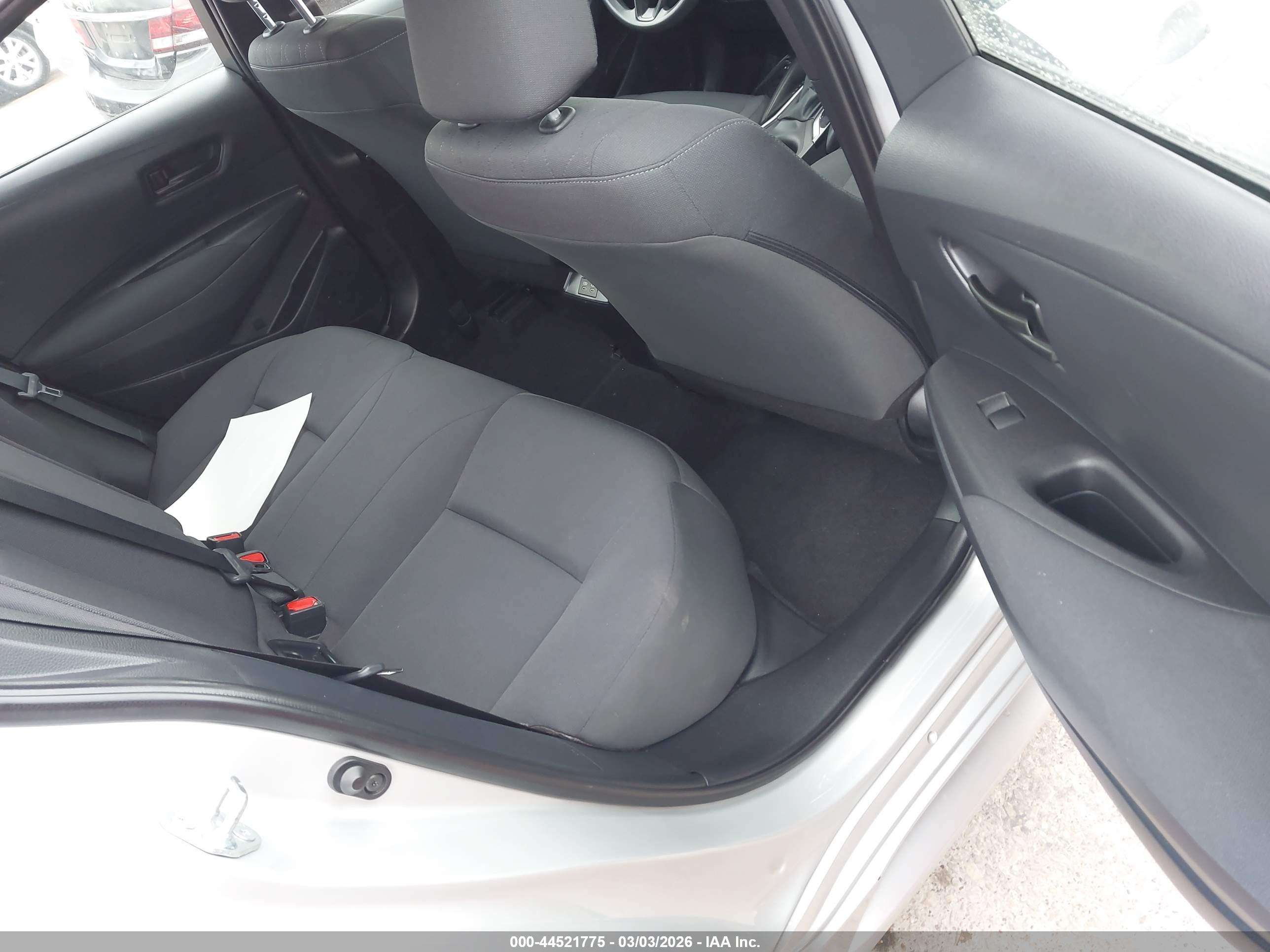 TOYOTA COROLLA image 8
