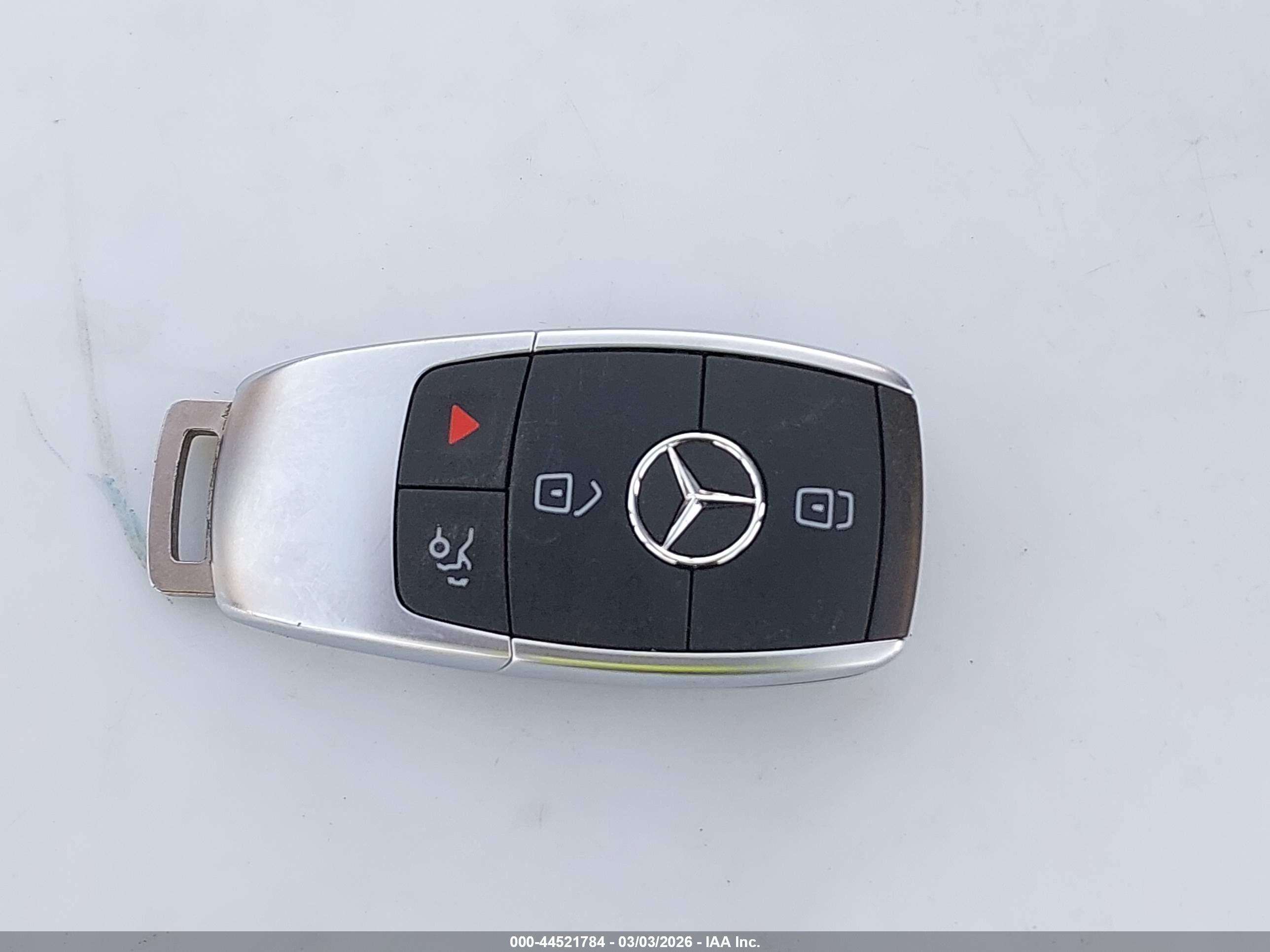 MERCEDES-BENZ GLC image 11