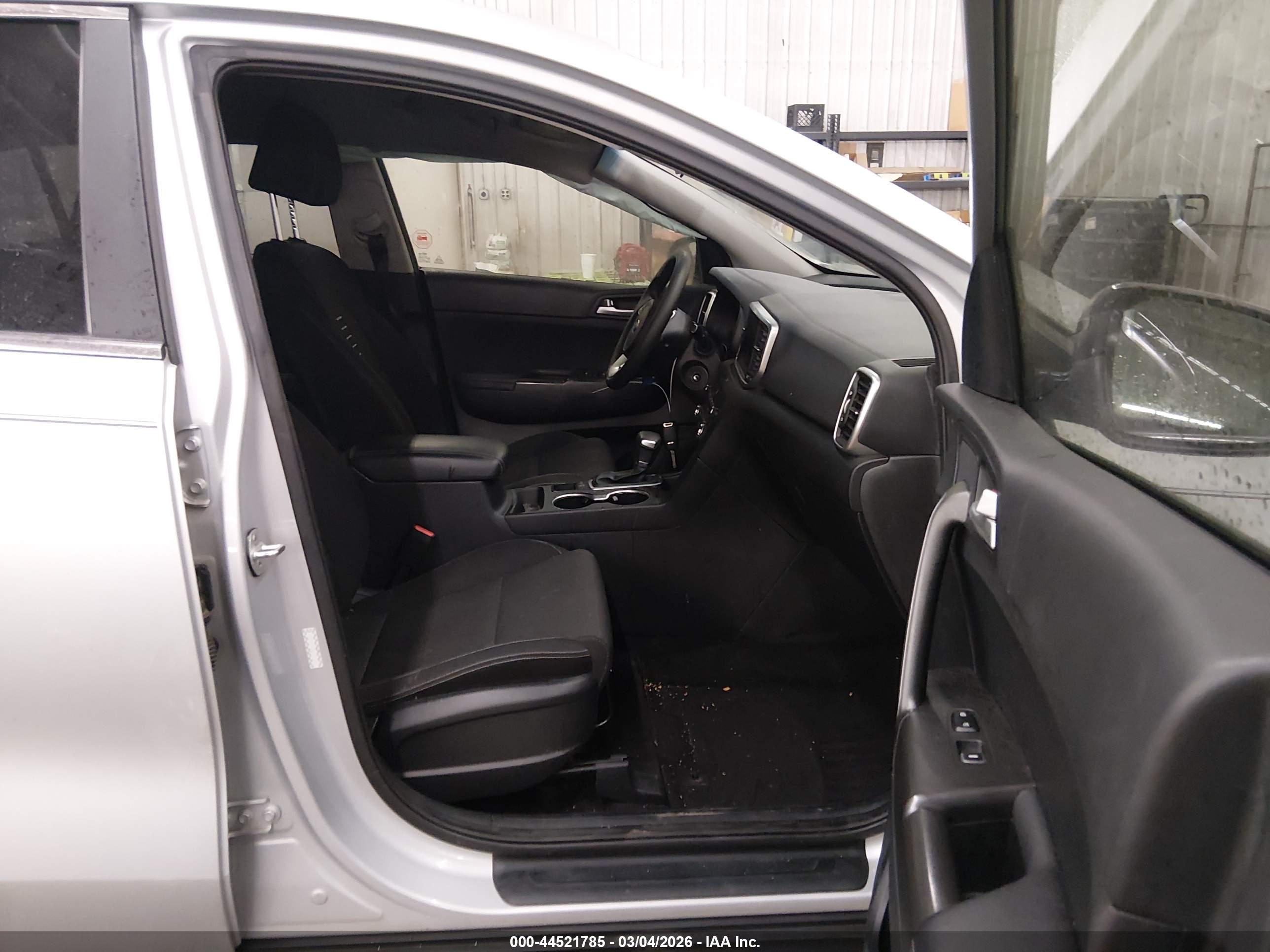 KIA SPORTAGE image 5