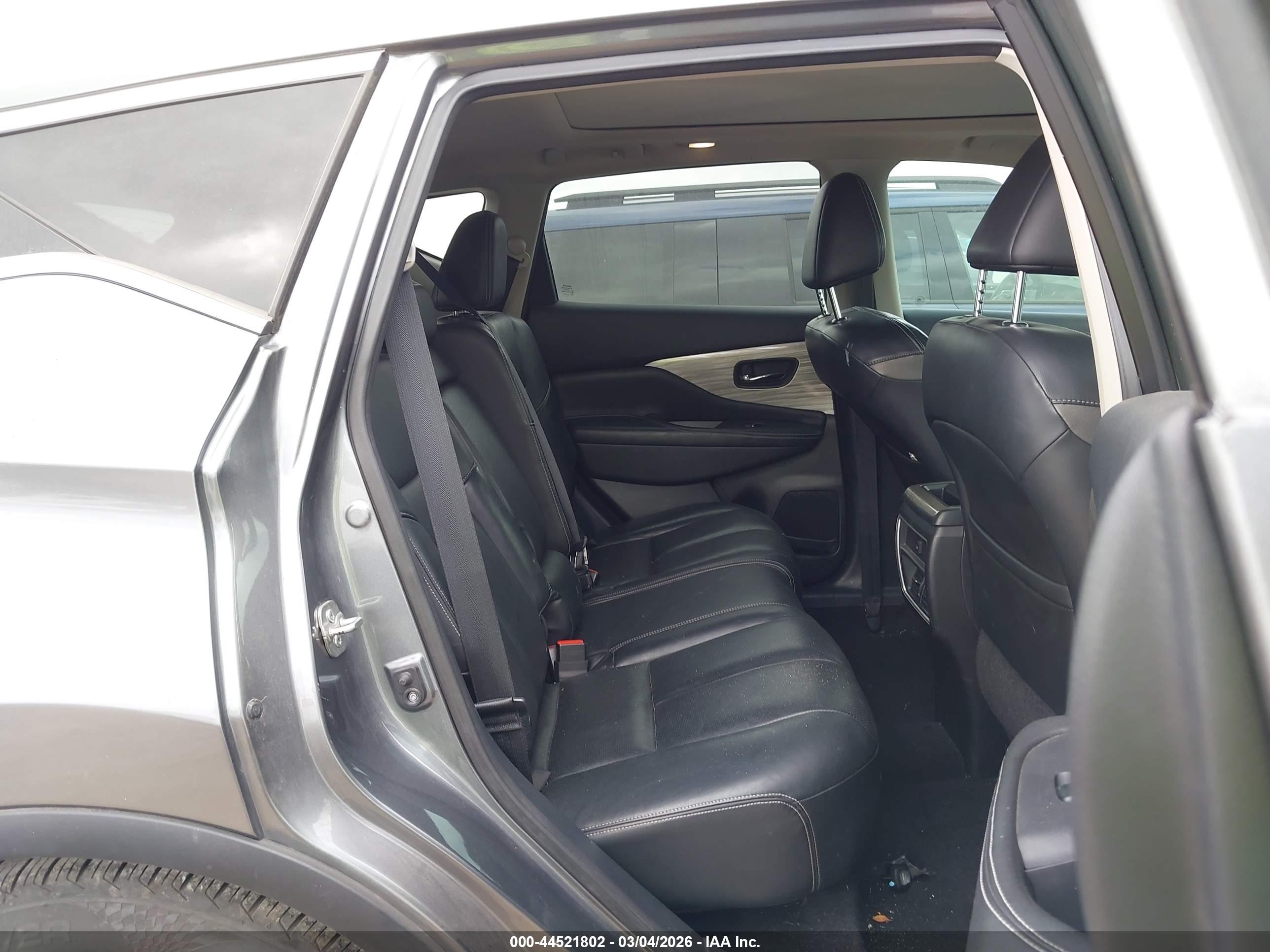 NISSAN MURANO image 8
