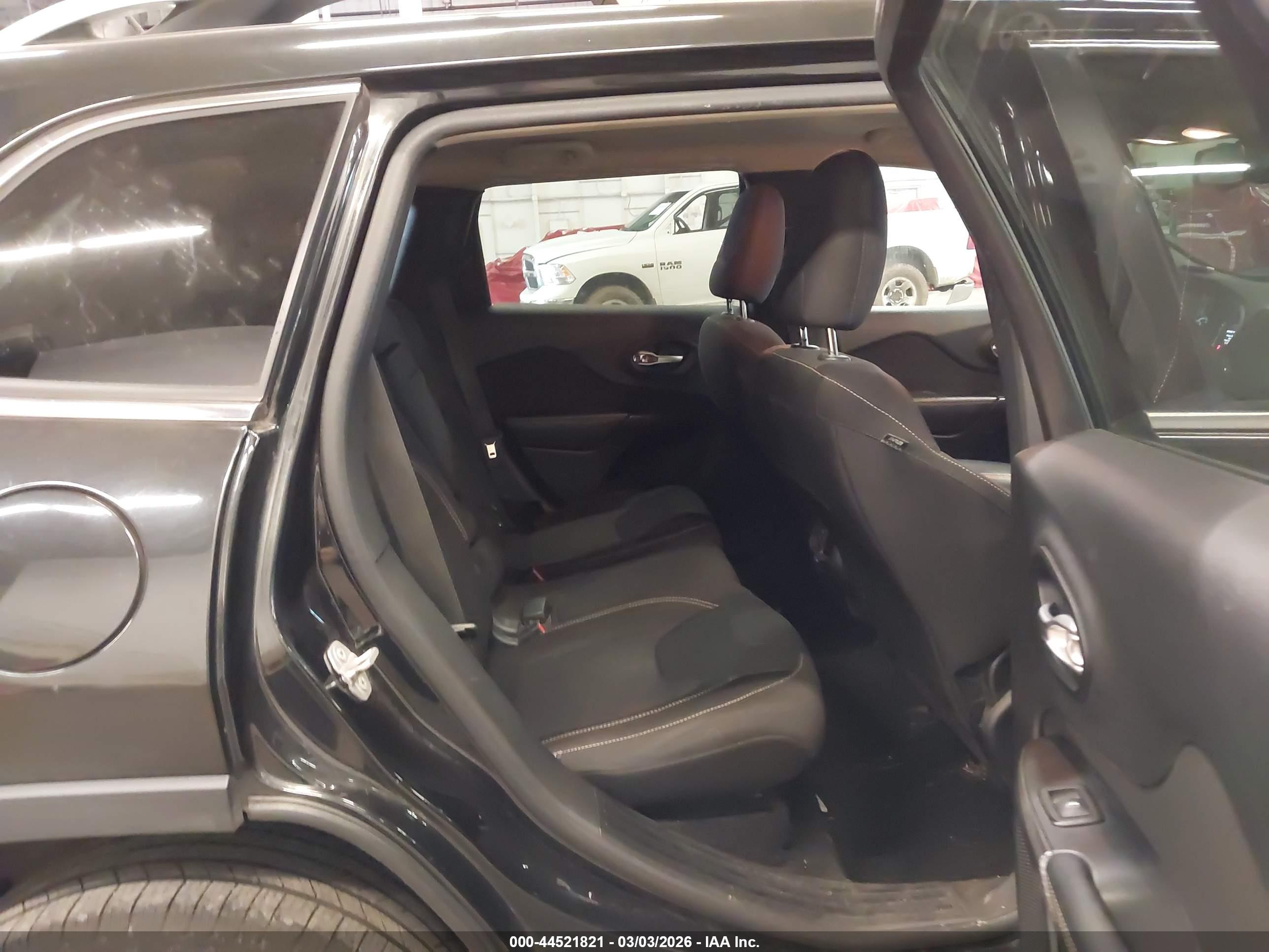 JEEP CHEROKEE image 8