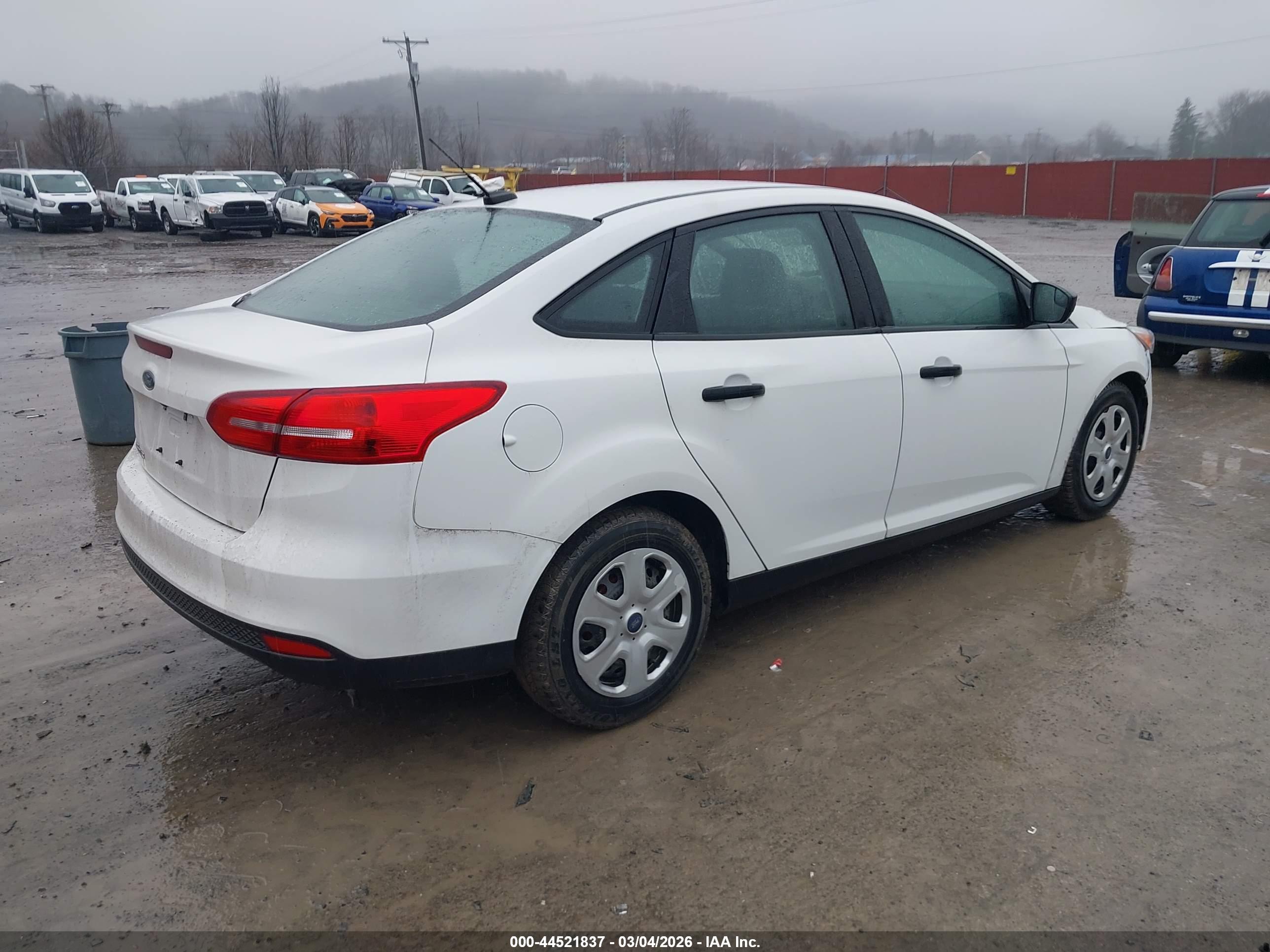 FORD FOCUS image 4