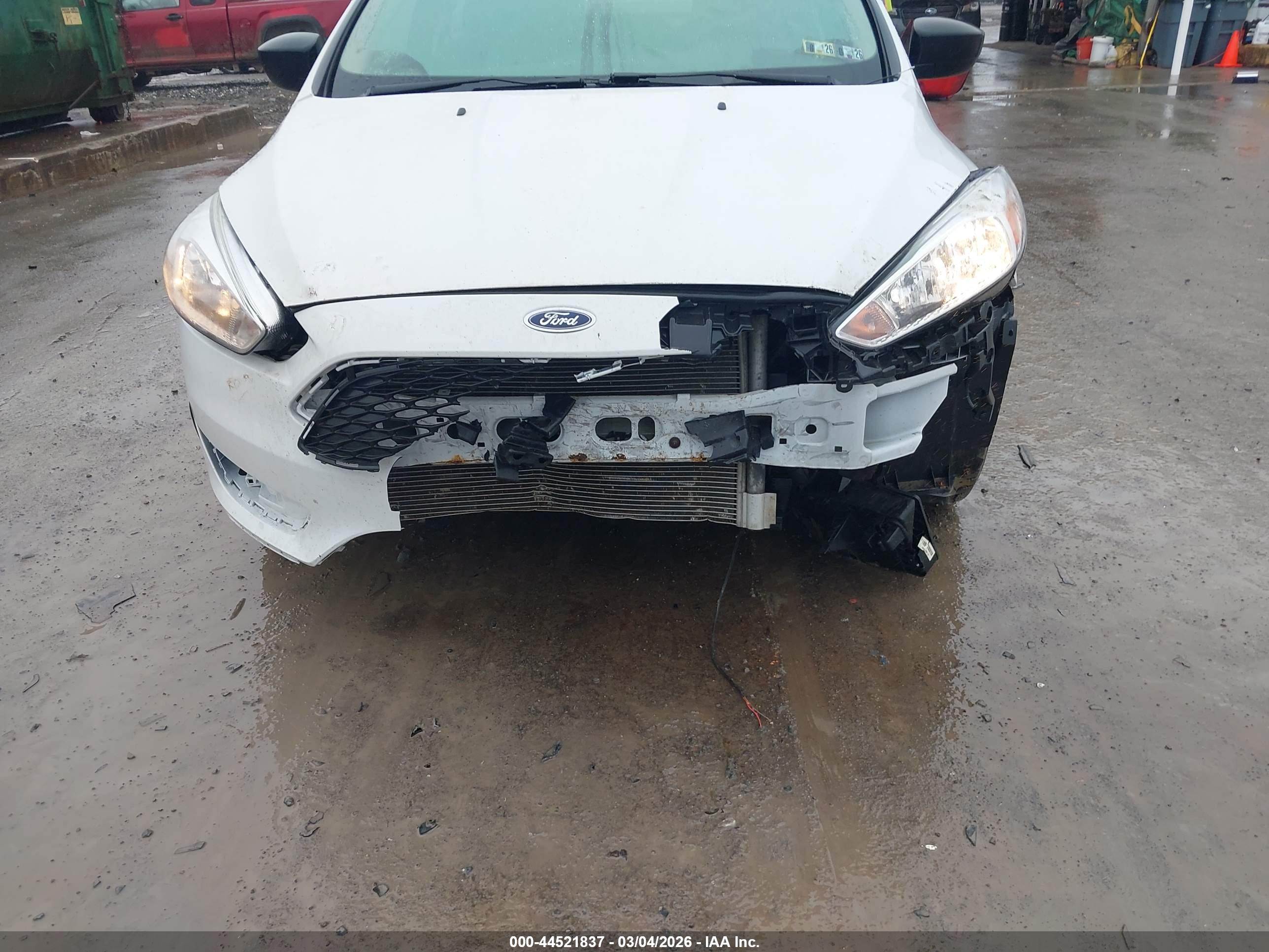 FORD FOCUS image 6