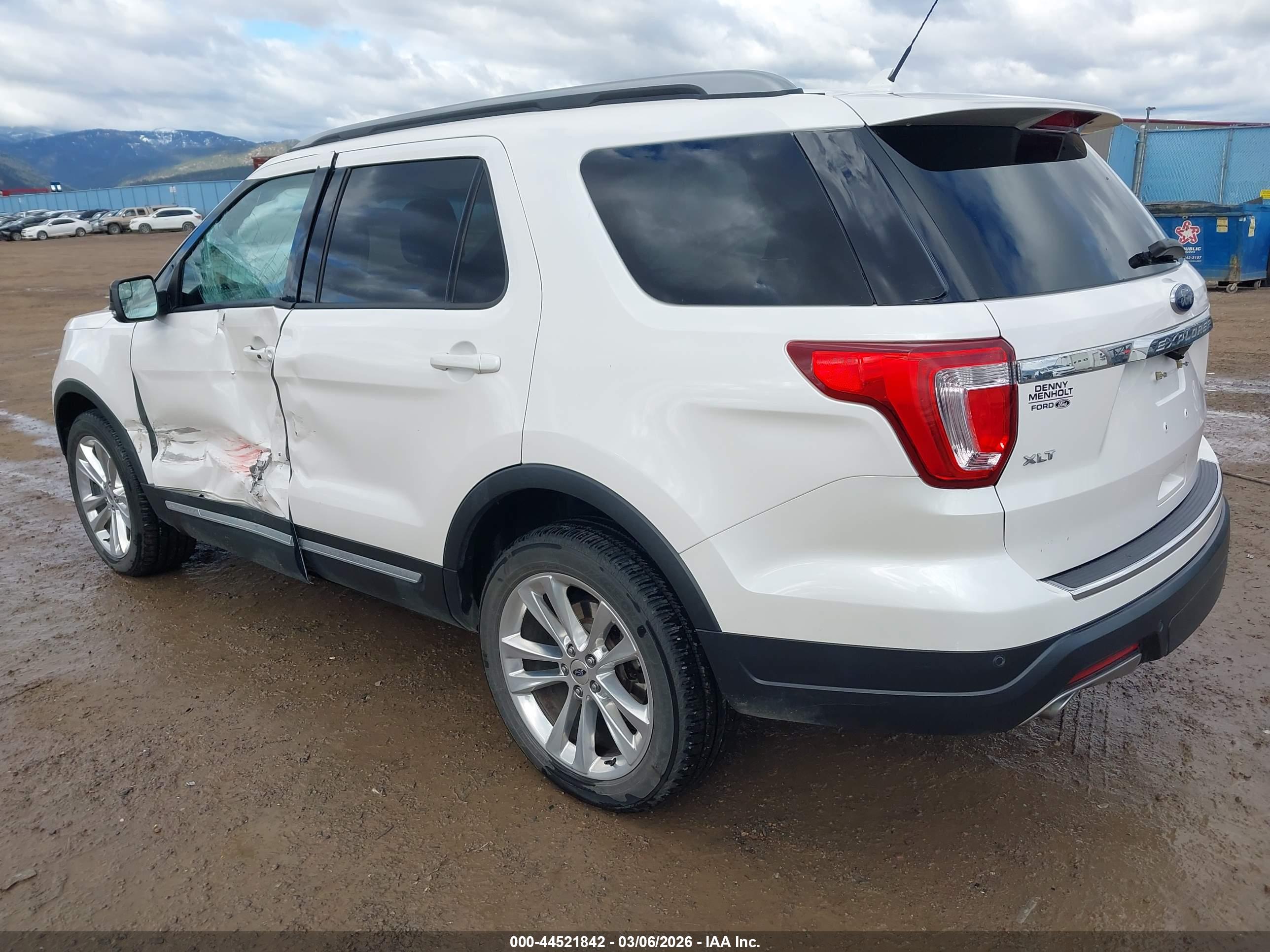 FORD EXPLORER image 3