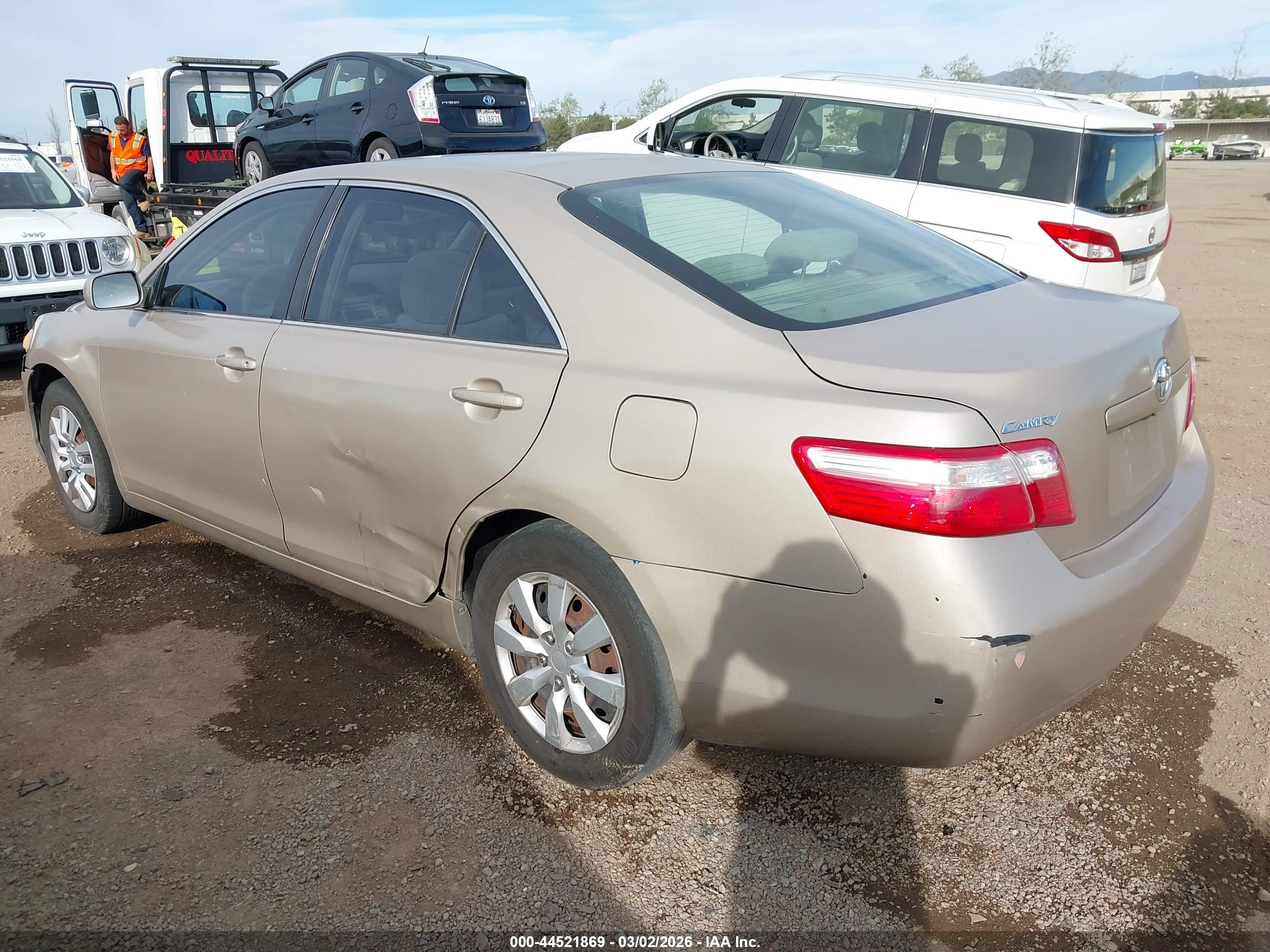 TOYOTA CAMRY image 3