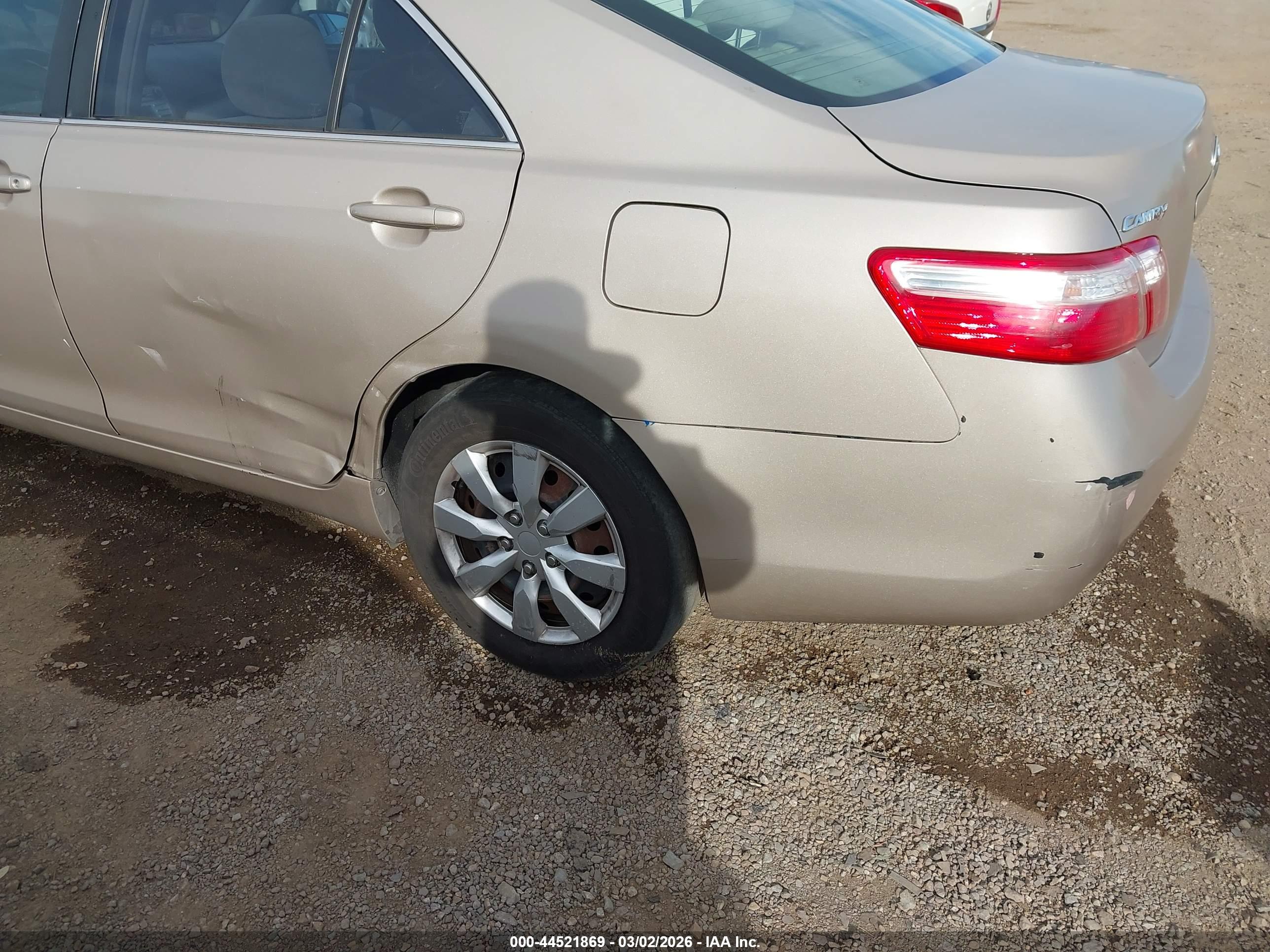 TOYOTA CAMRY image 6