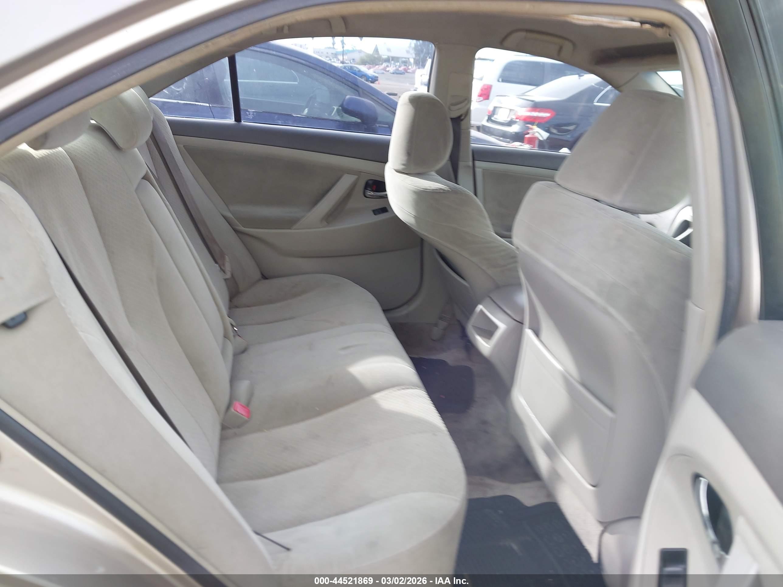 TOYOTA CAMRY image 8