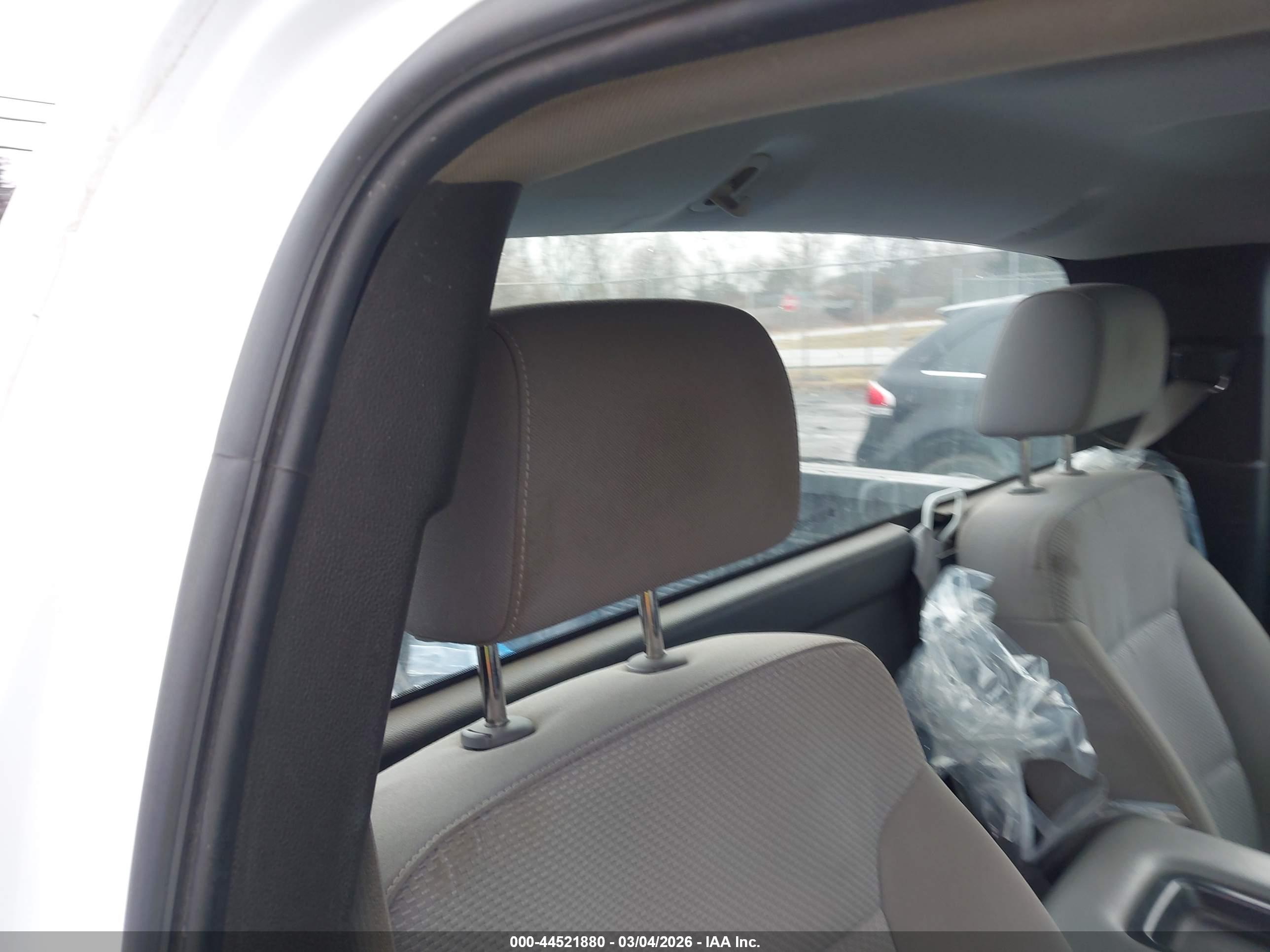 GMC SIERRA image 8